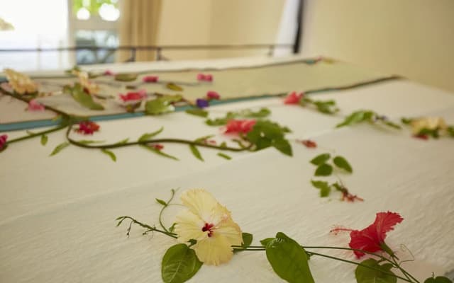 Kuredu Island Resort & Spa - View 4