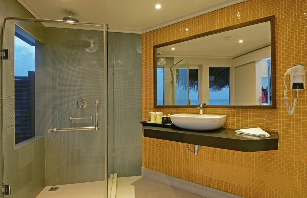 Adaaran Club Rannalhi - All Inclusive - 45 Minutes away from Male by Speedboat - View 36