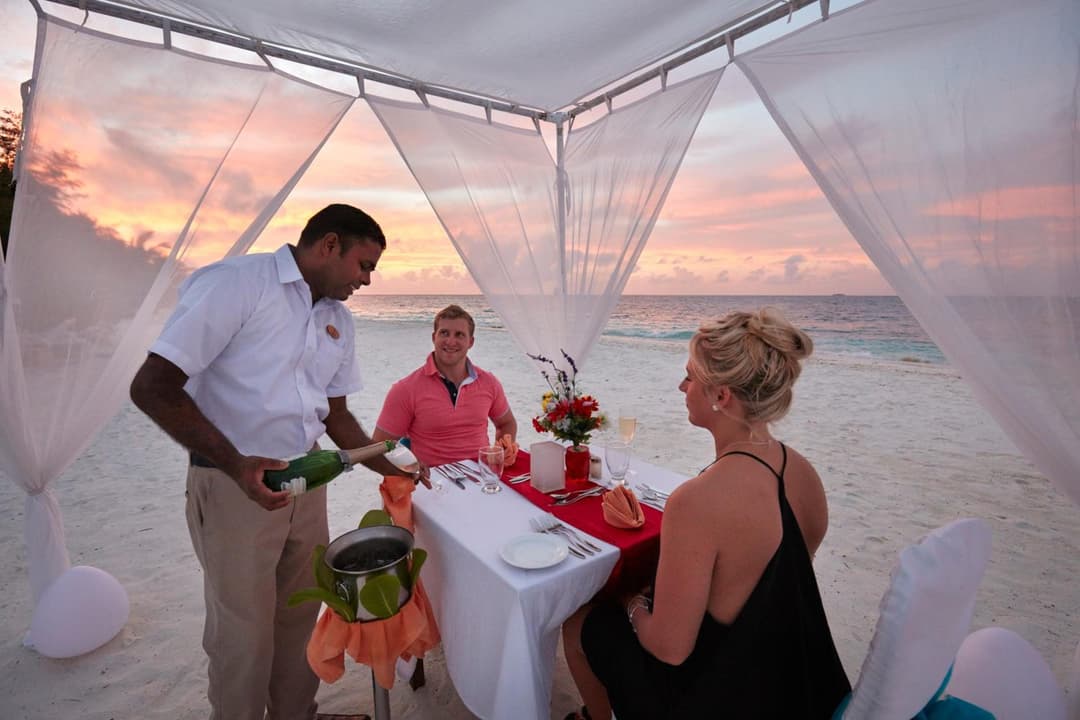 Adaaran Club Rannalhi - All Inclusive - 45 Minutes away from Male by Speedboat - View 3