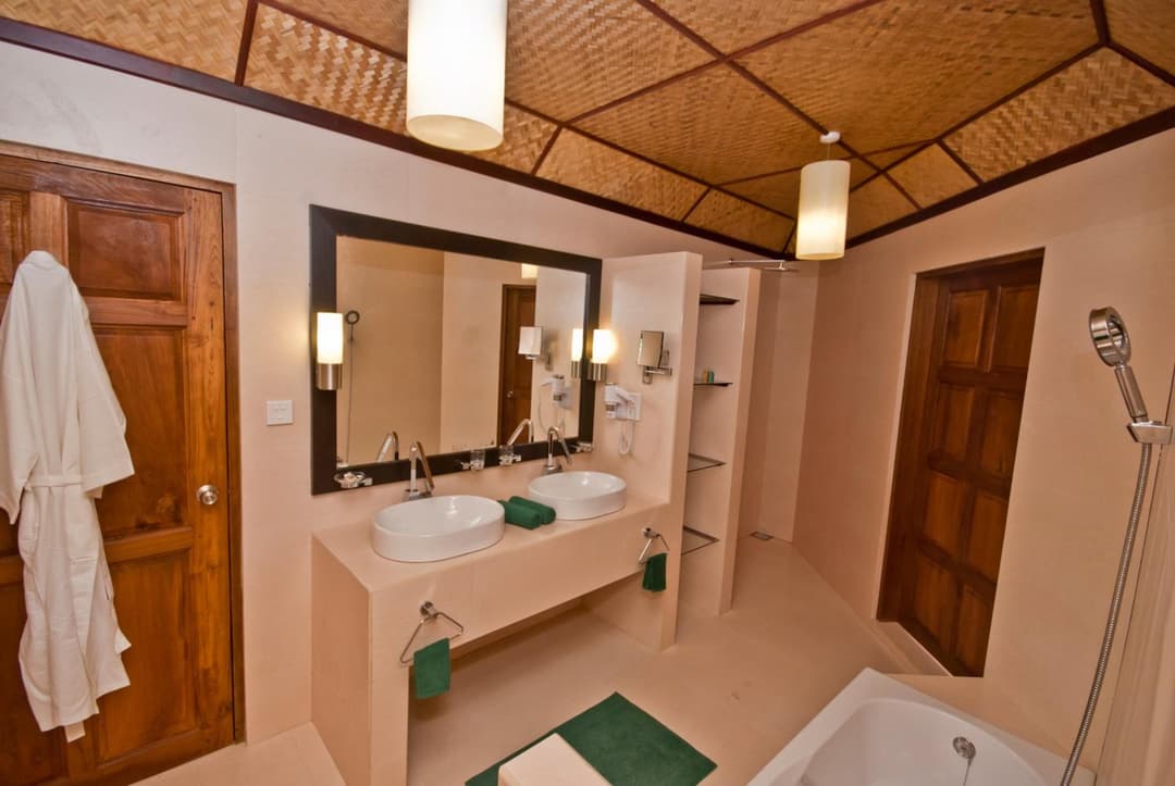 Safari Island Resort & Spa Maldives - View 43