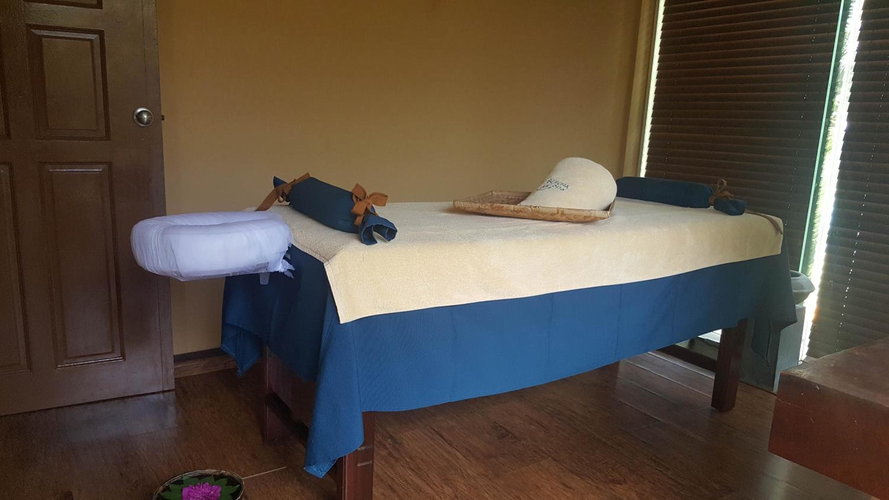 Hulhule Island Hotel- Private Beach Access & Airport Pick-up and Drop - View 38