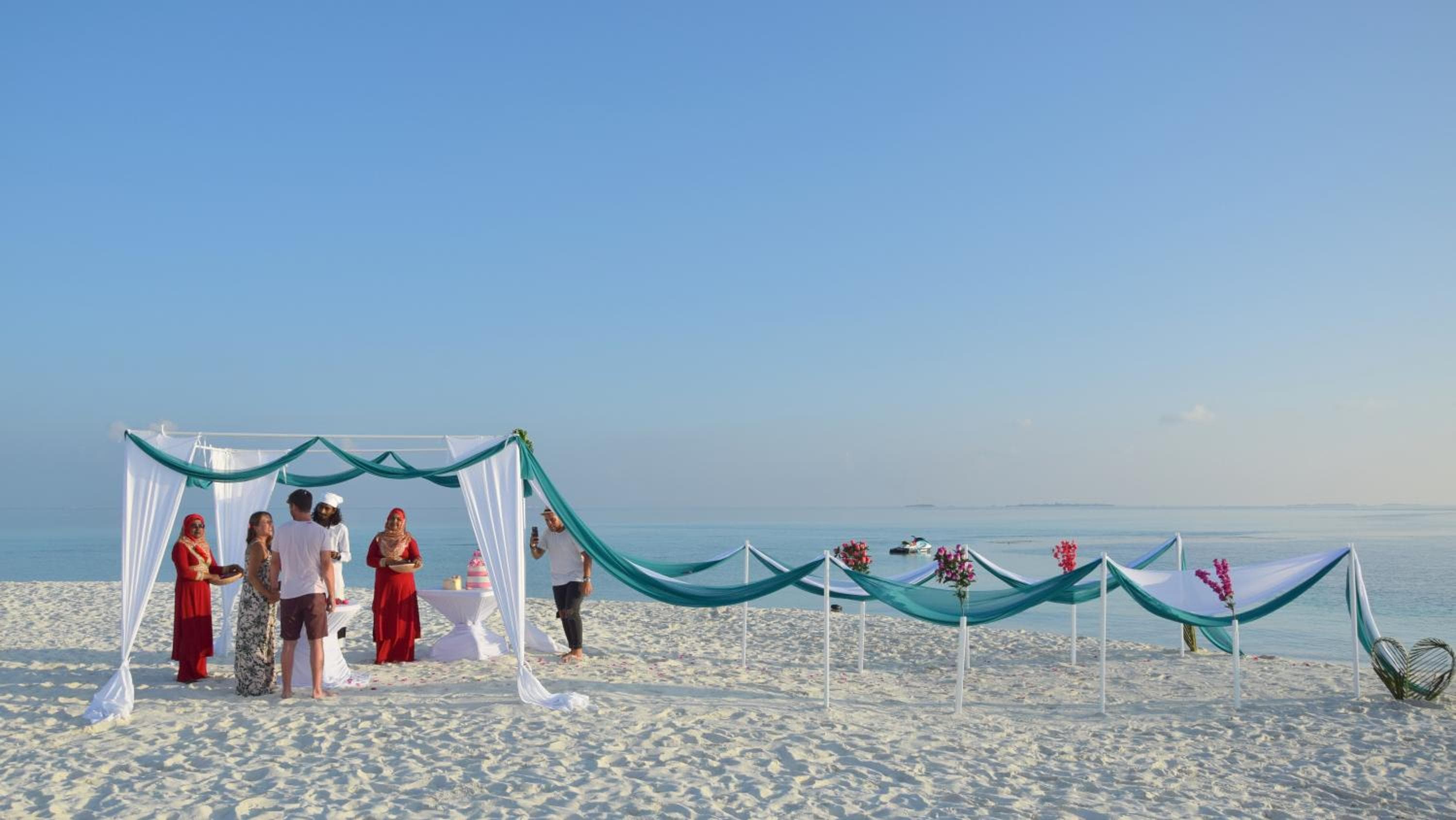 Araamu Hotels Maldives at Dhiffushi - View 10