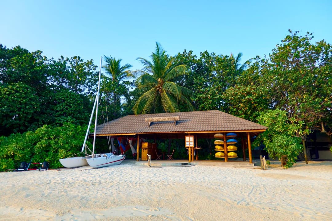 Komandoo Island Resort & Spa - View 3