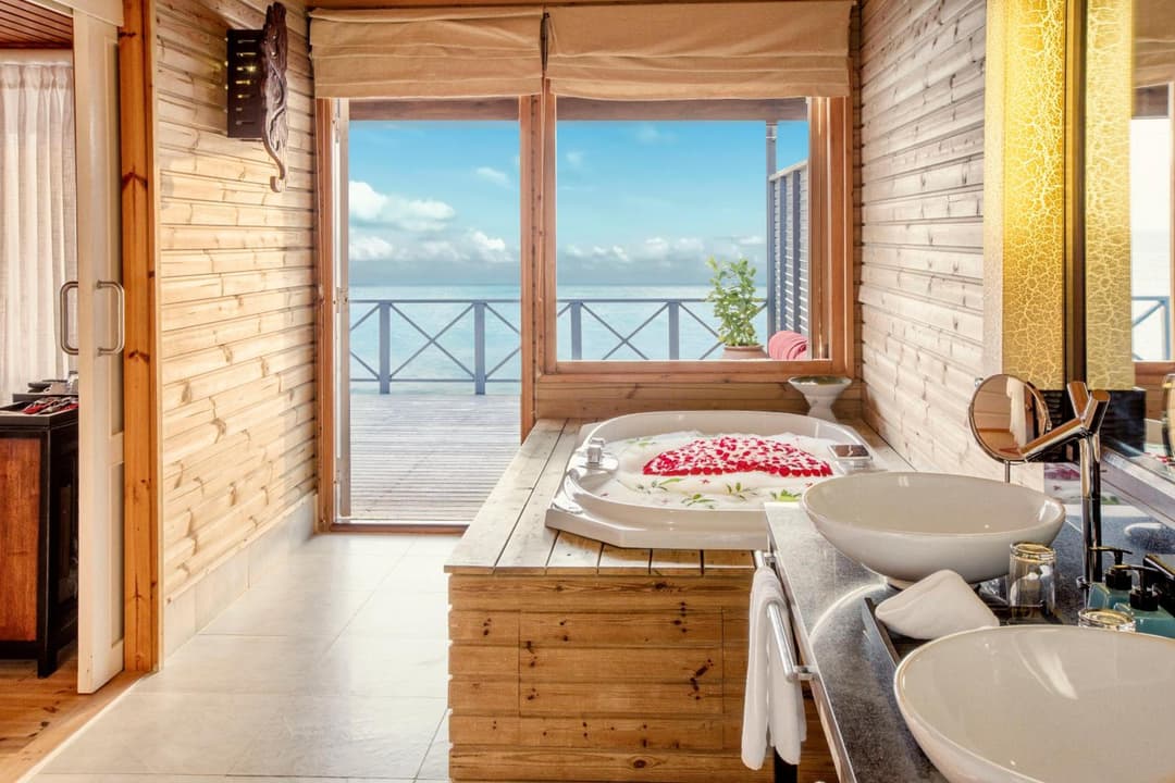 Komandoo Island Resort & Spa - View 32