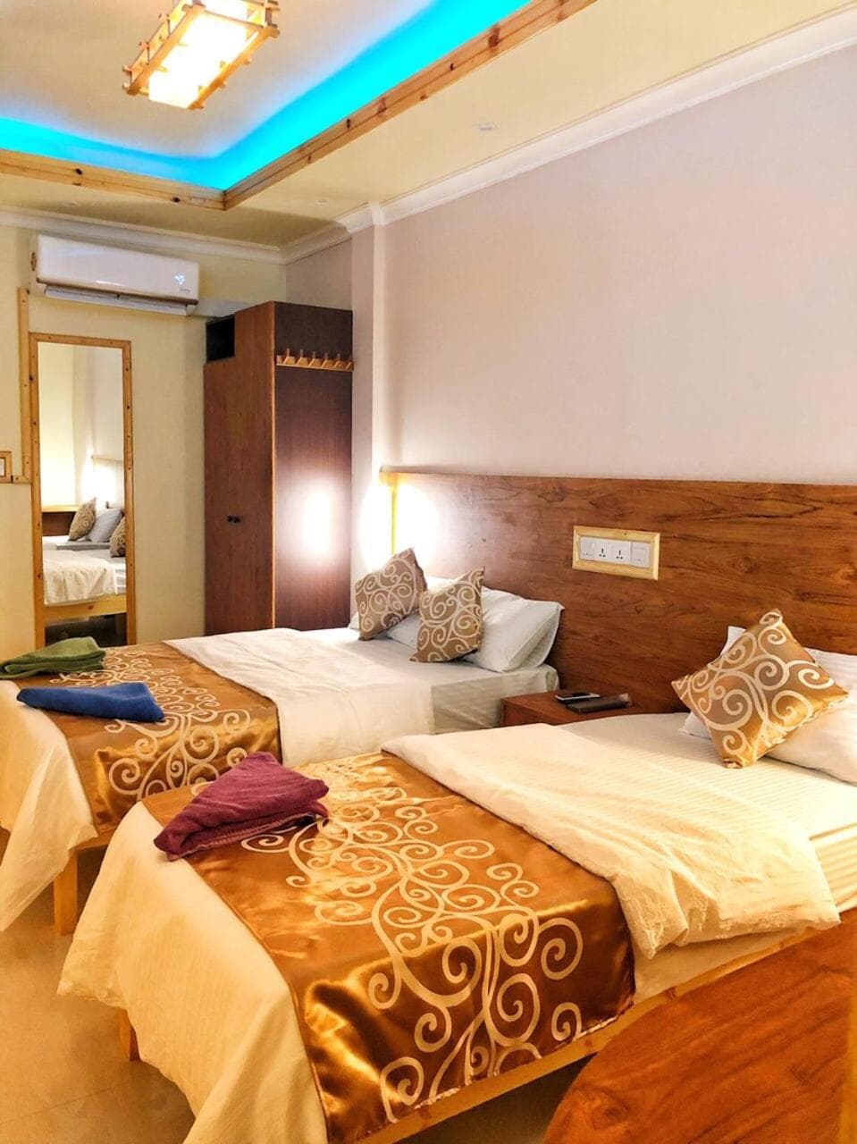 Mariana Maldives - View 2