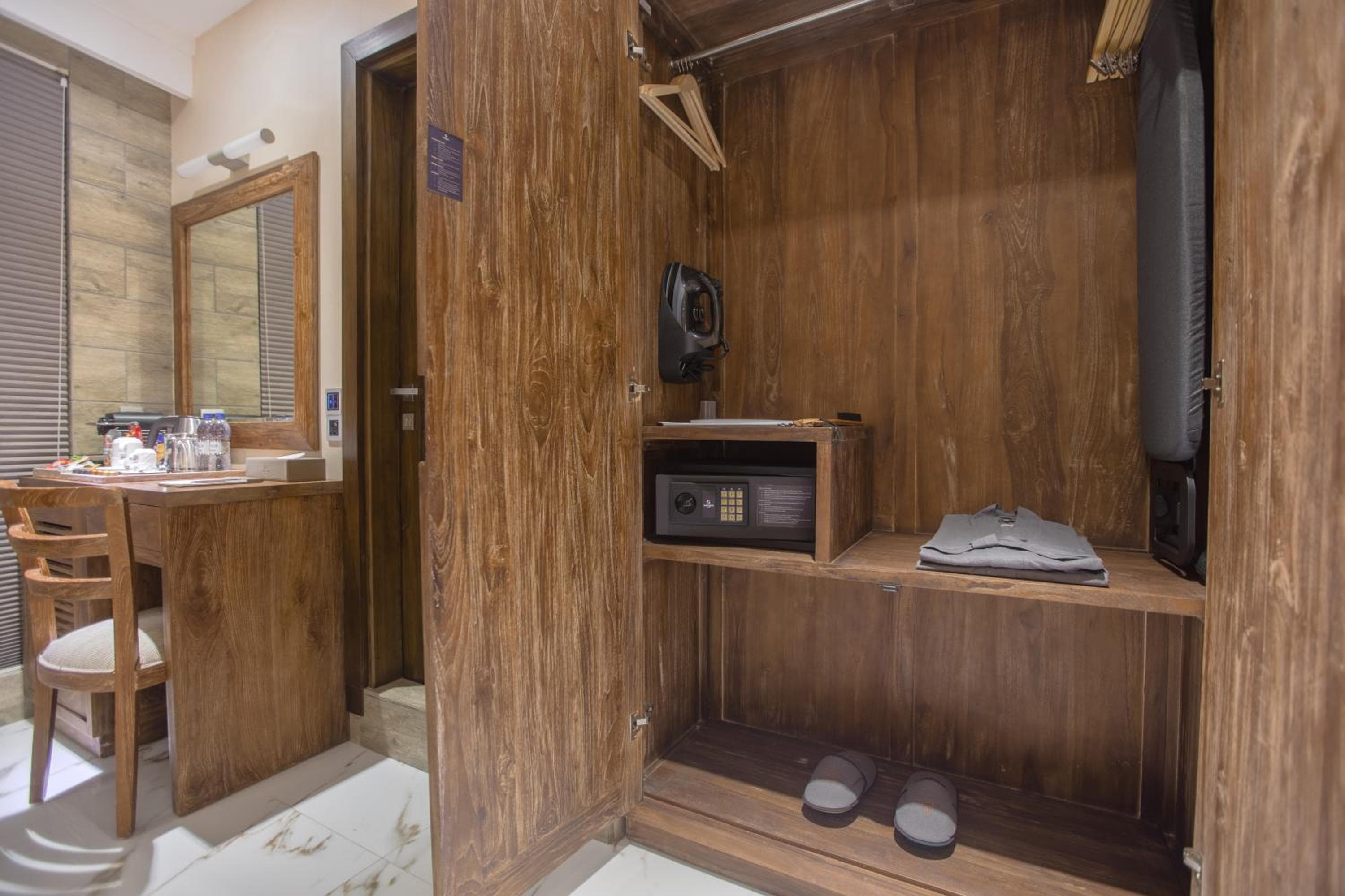 Samann Grand - View 66