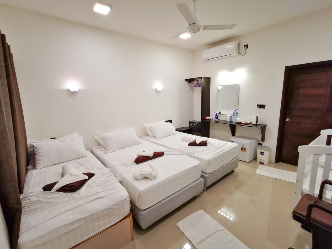 Summer inn Thoddoo - View 5