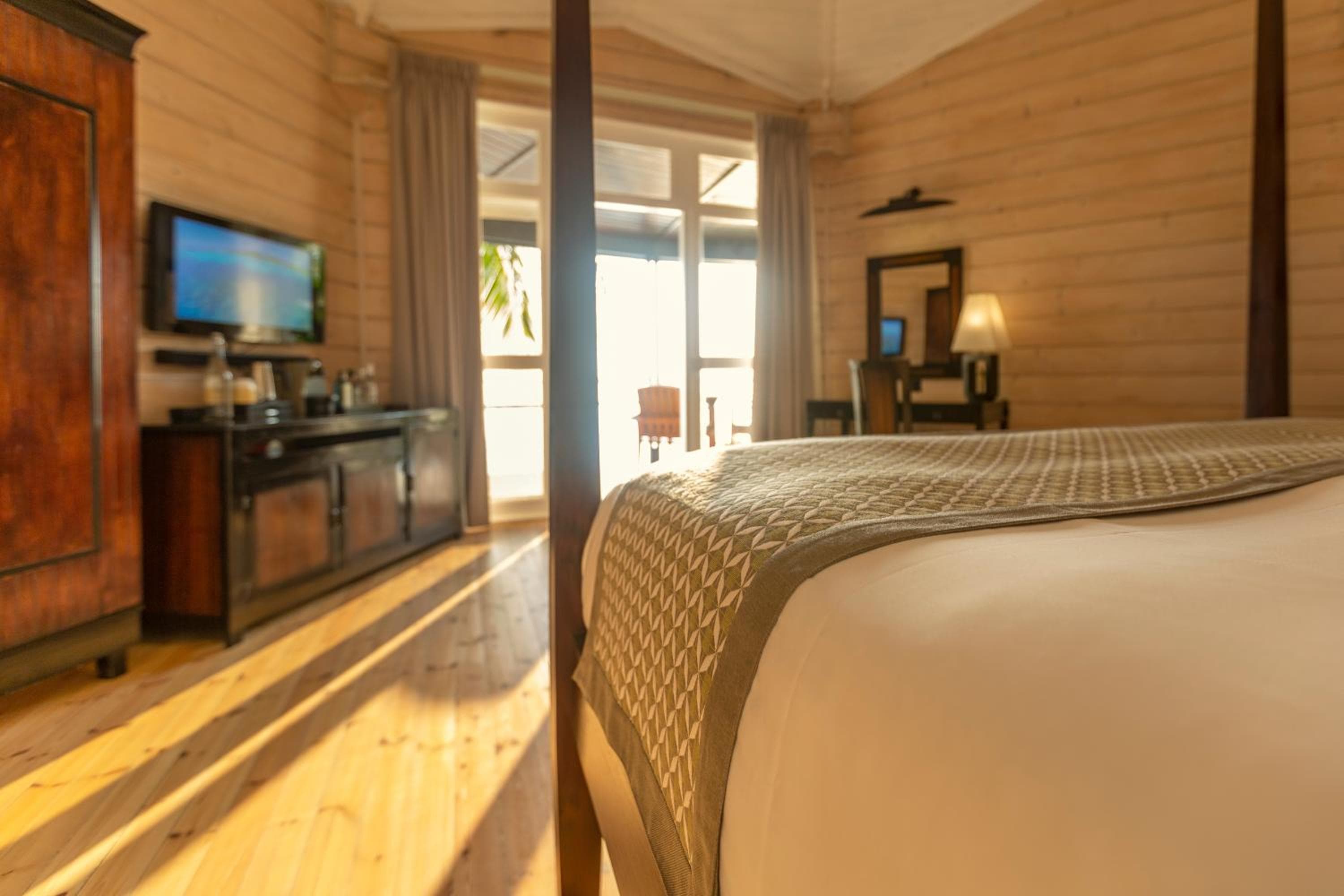 Komandoo Island Resort & Spa - View 8