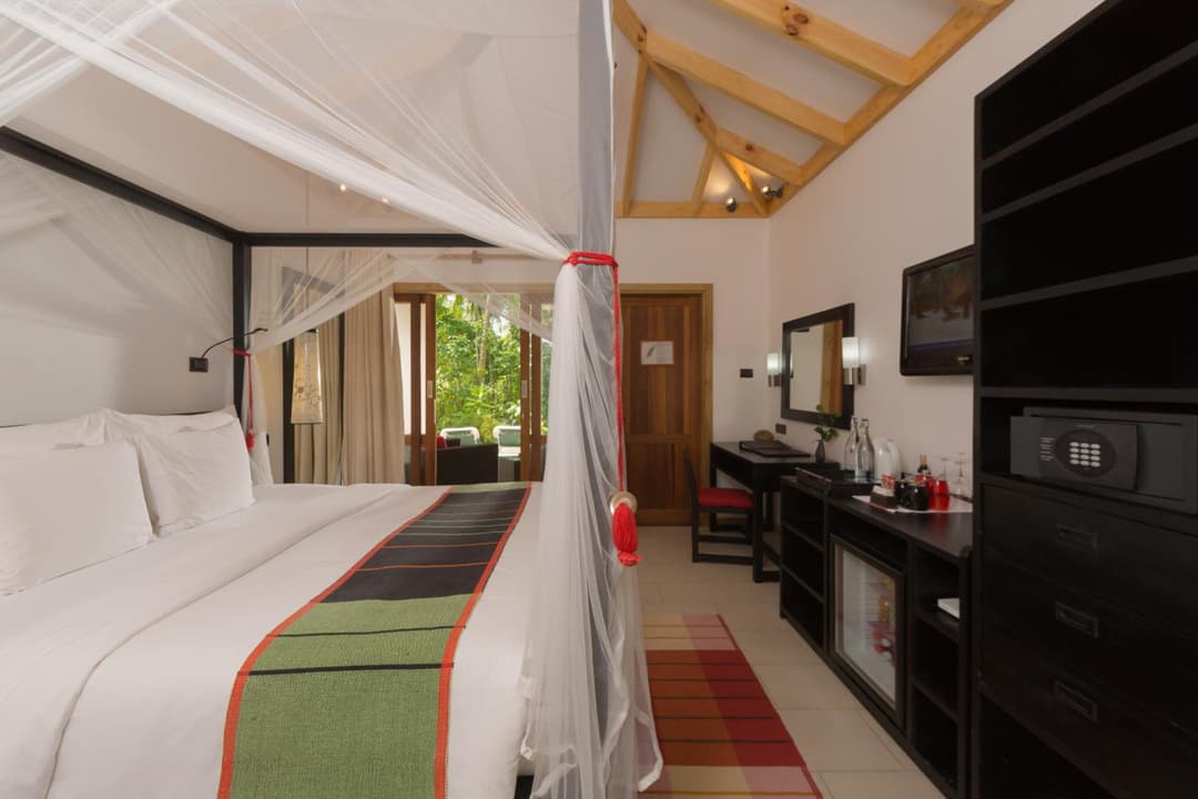 Vilamendhoo Maldives Resort Island - View 17