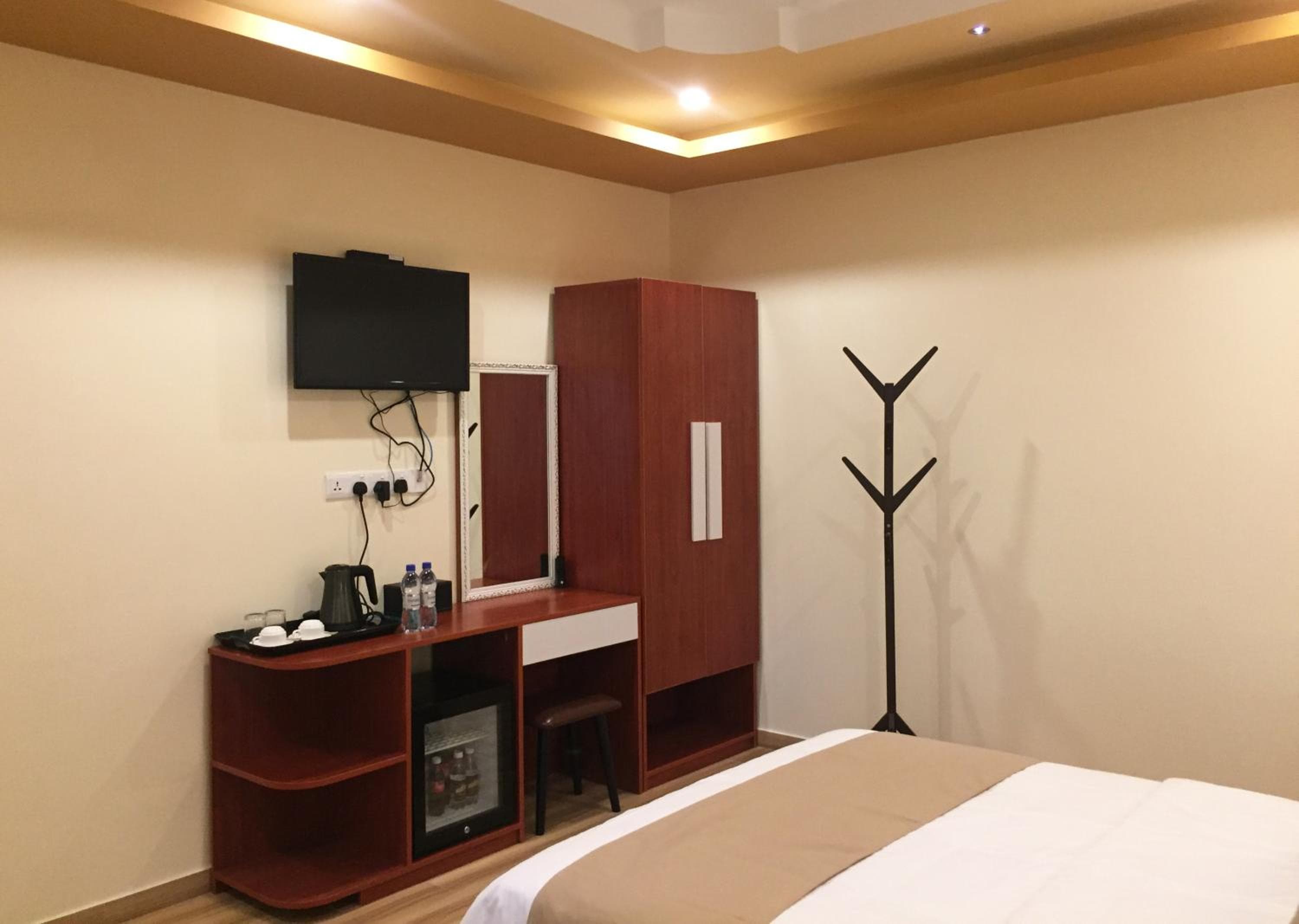 Rosemary Boutique - View 40