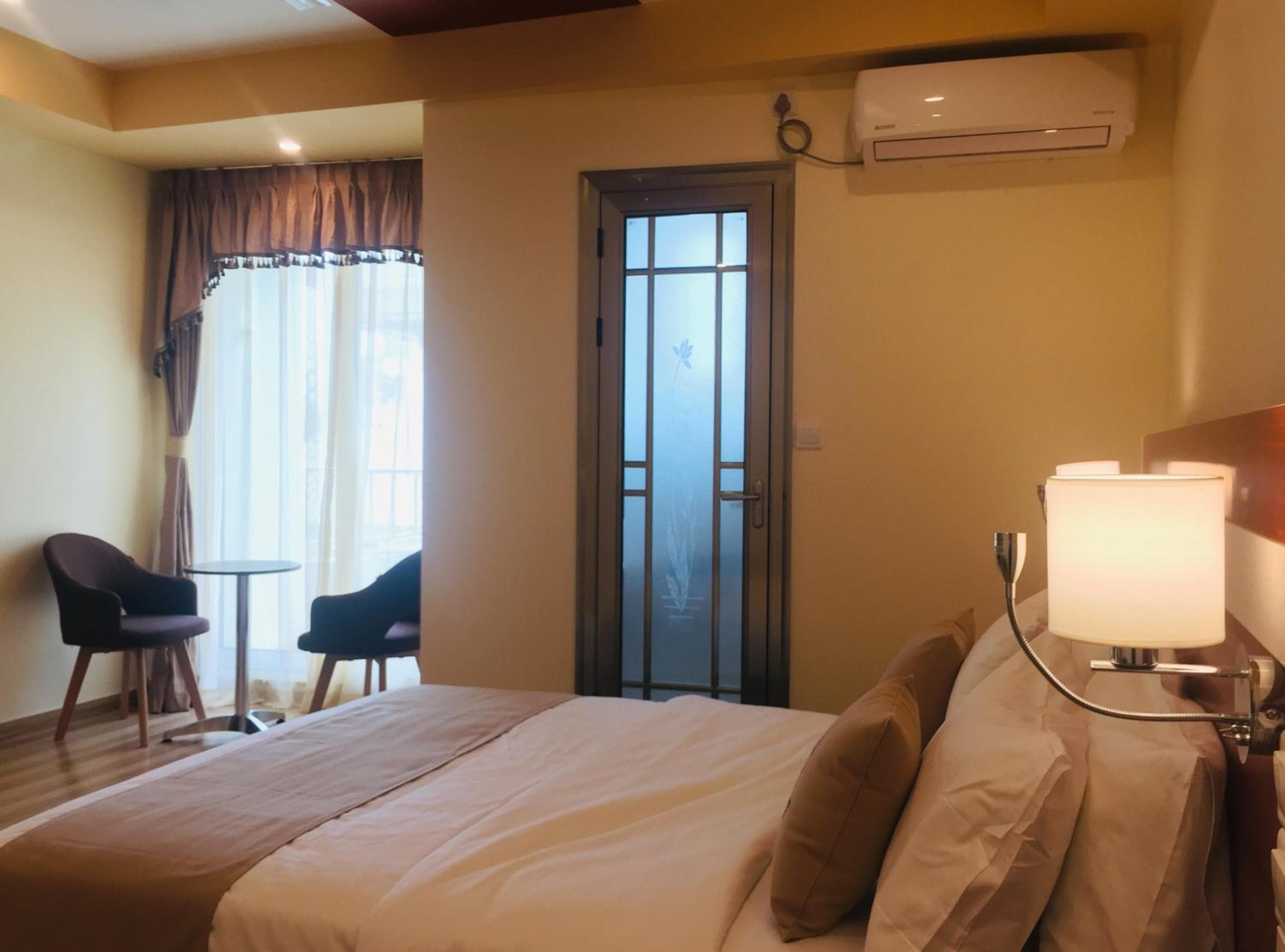 Rosemary Boutique - View 29