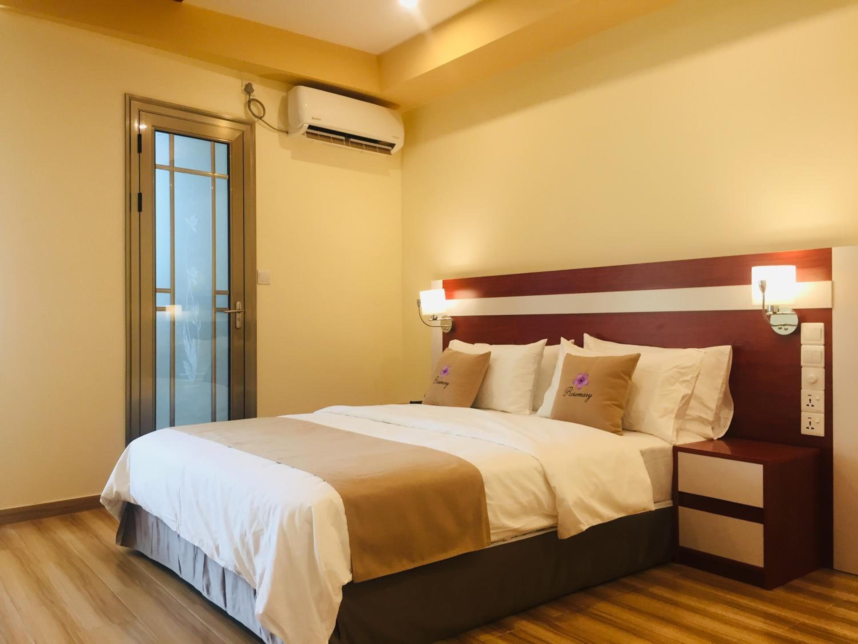 Rosemary Boutique - View 4