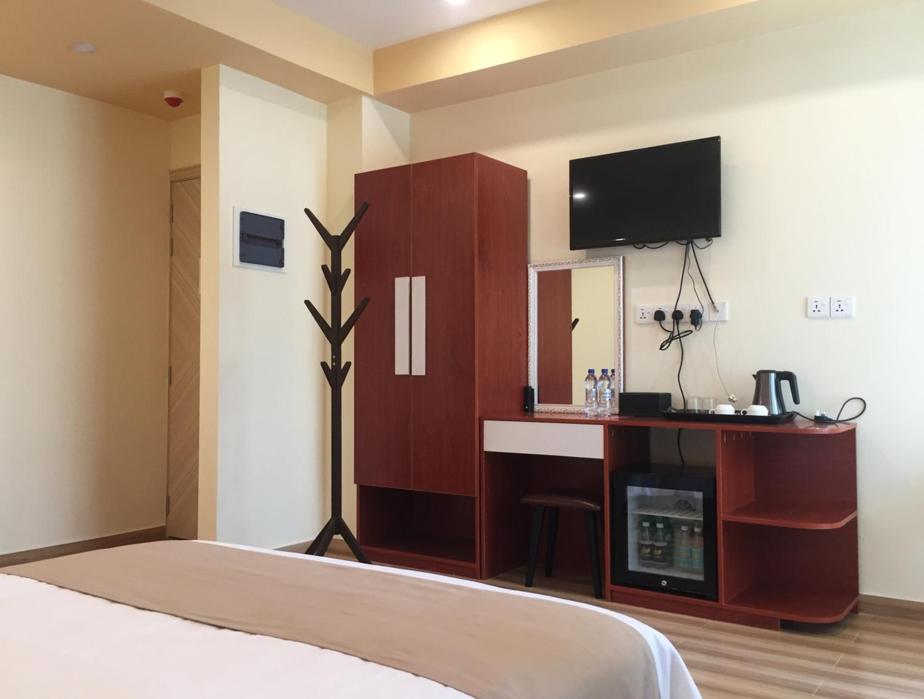 Rosemary Boutique - View 31