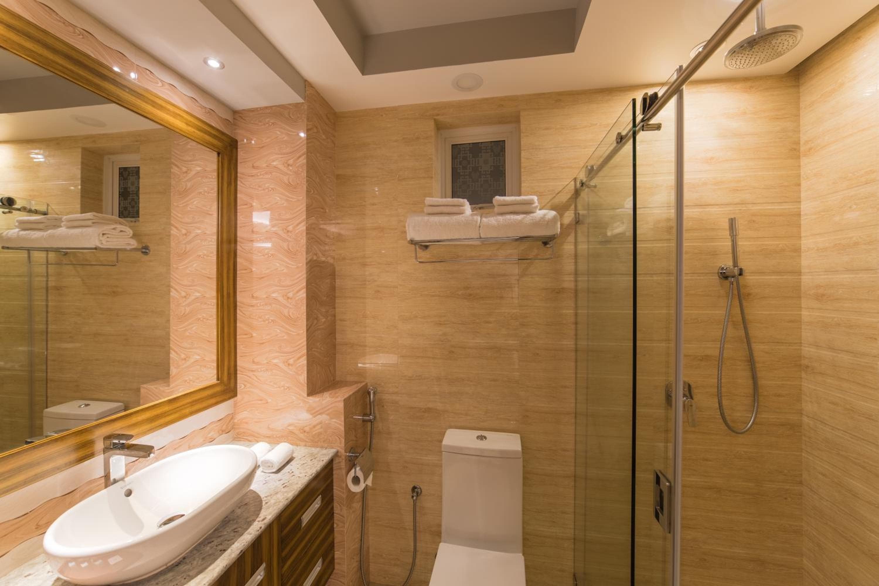 Samann Host - View 60