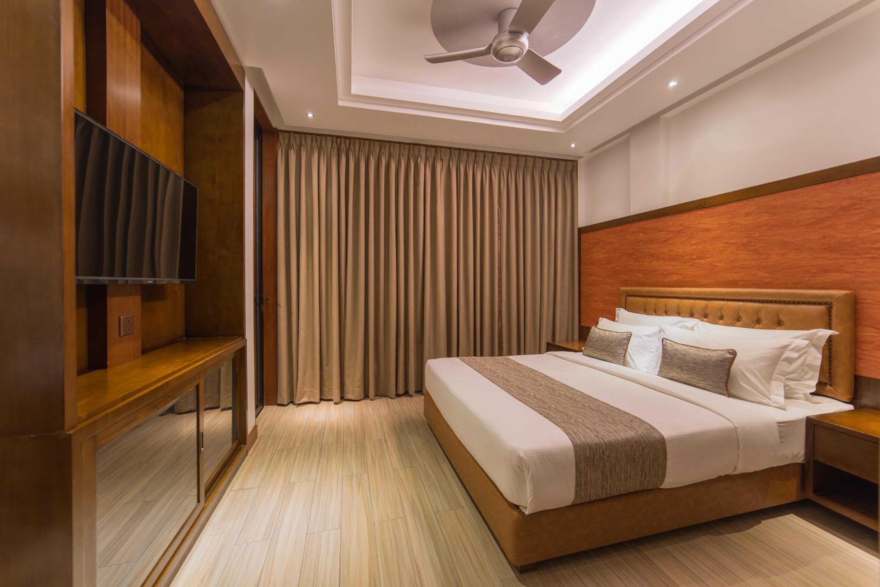 Samann Host - View 54