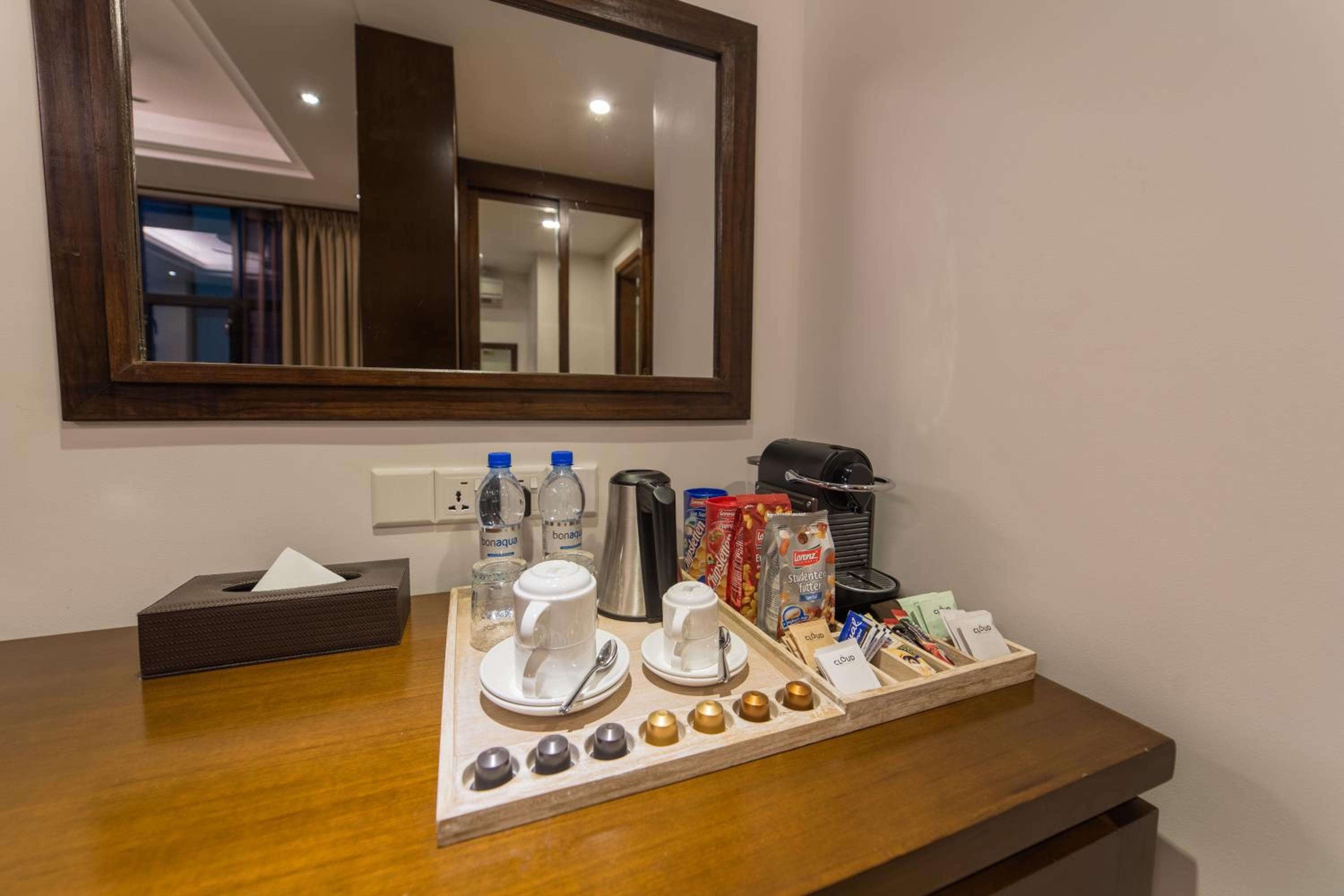 Samann Host - View 44