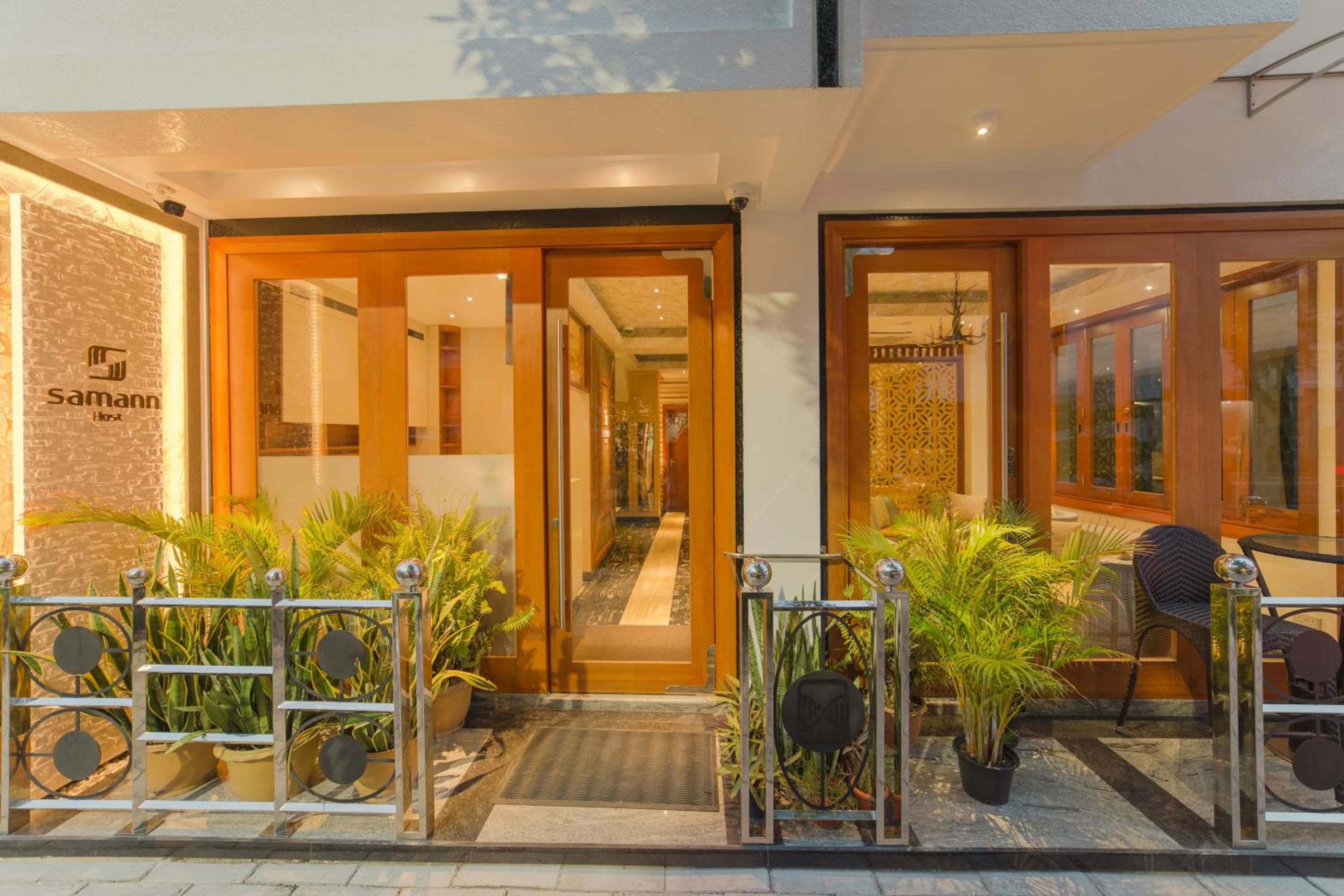 Samann Host - View 25