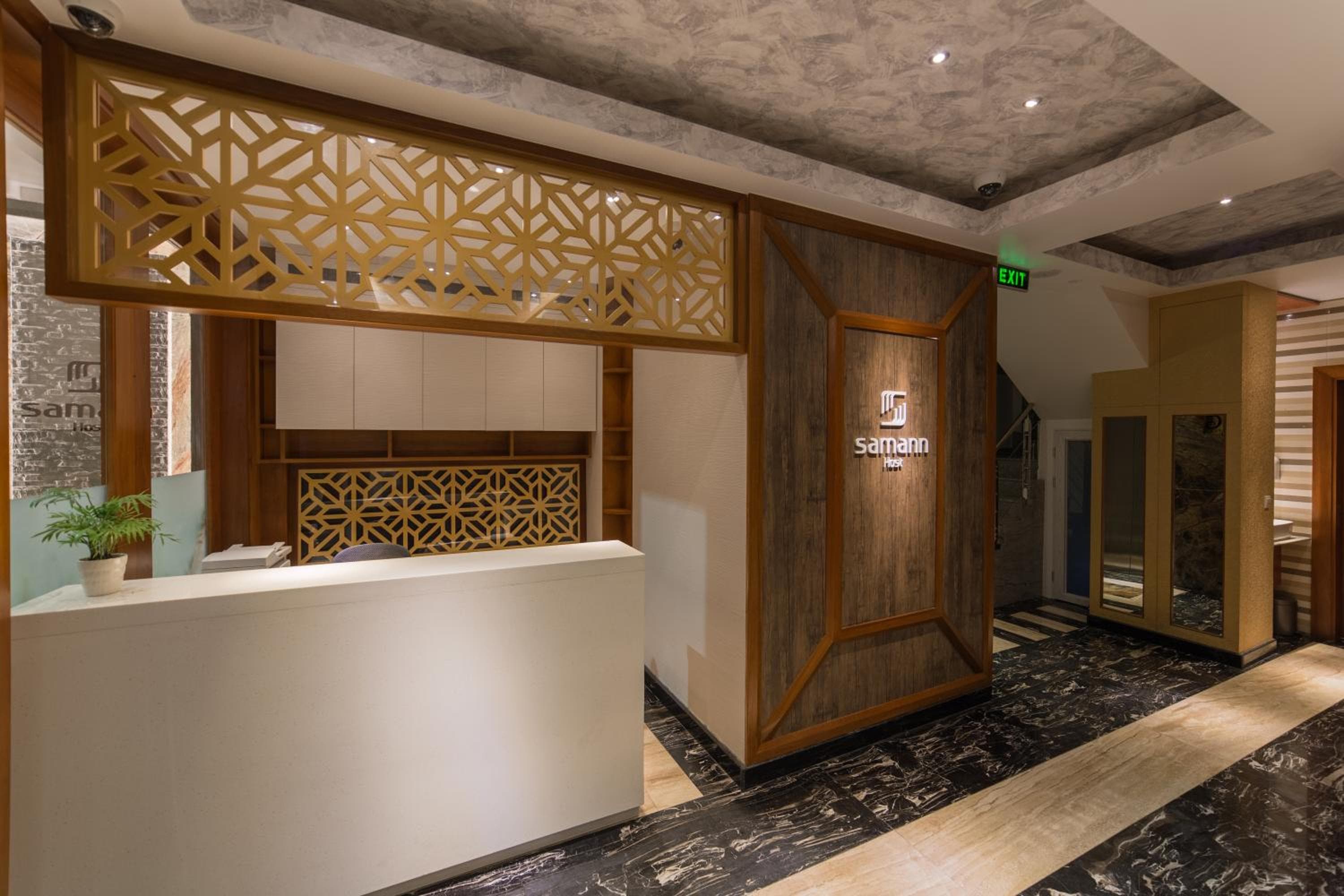 Samann Host - View 28