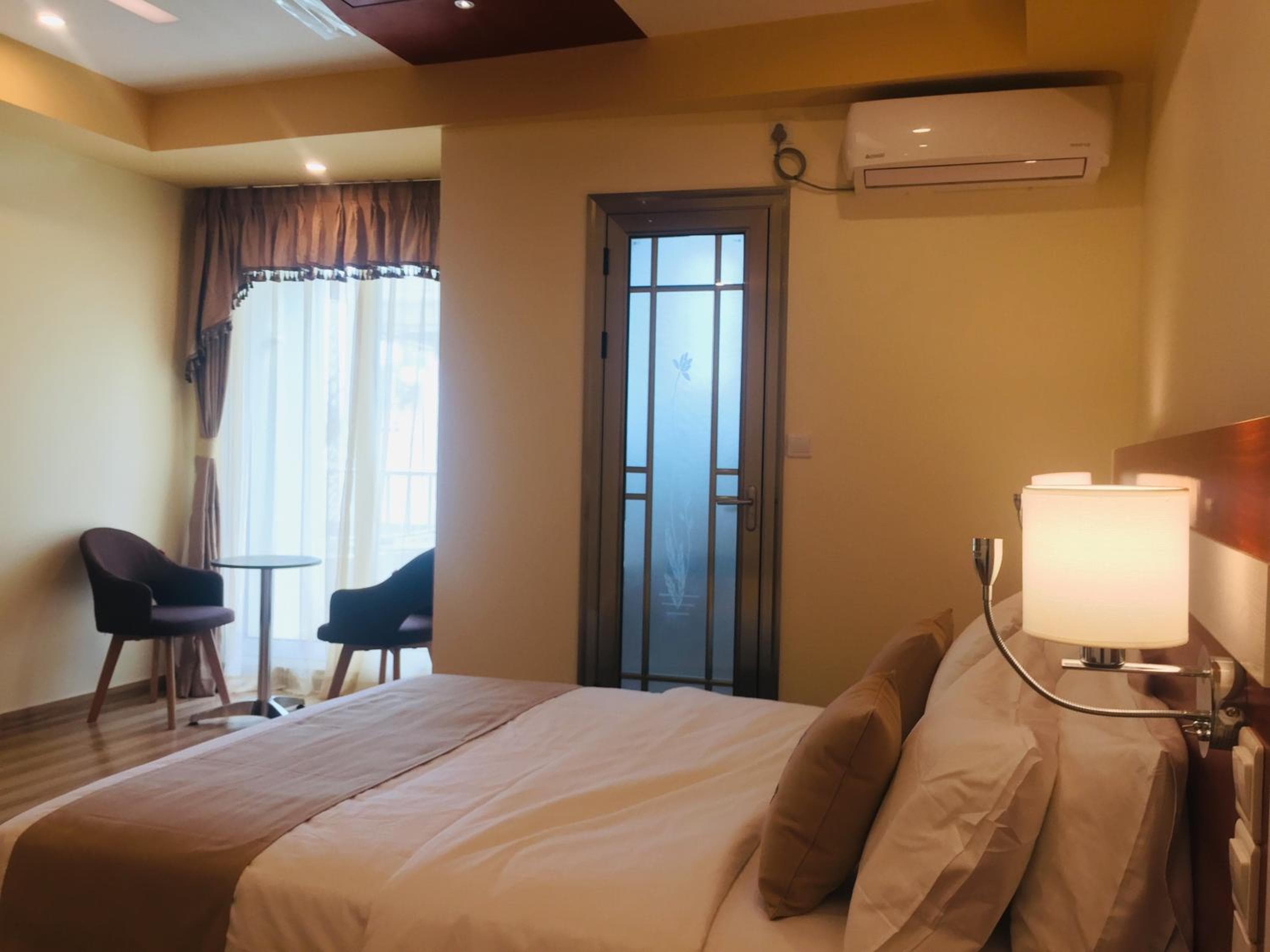 Rosemary Boutique - View 5