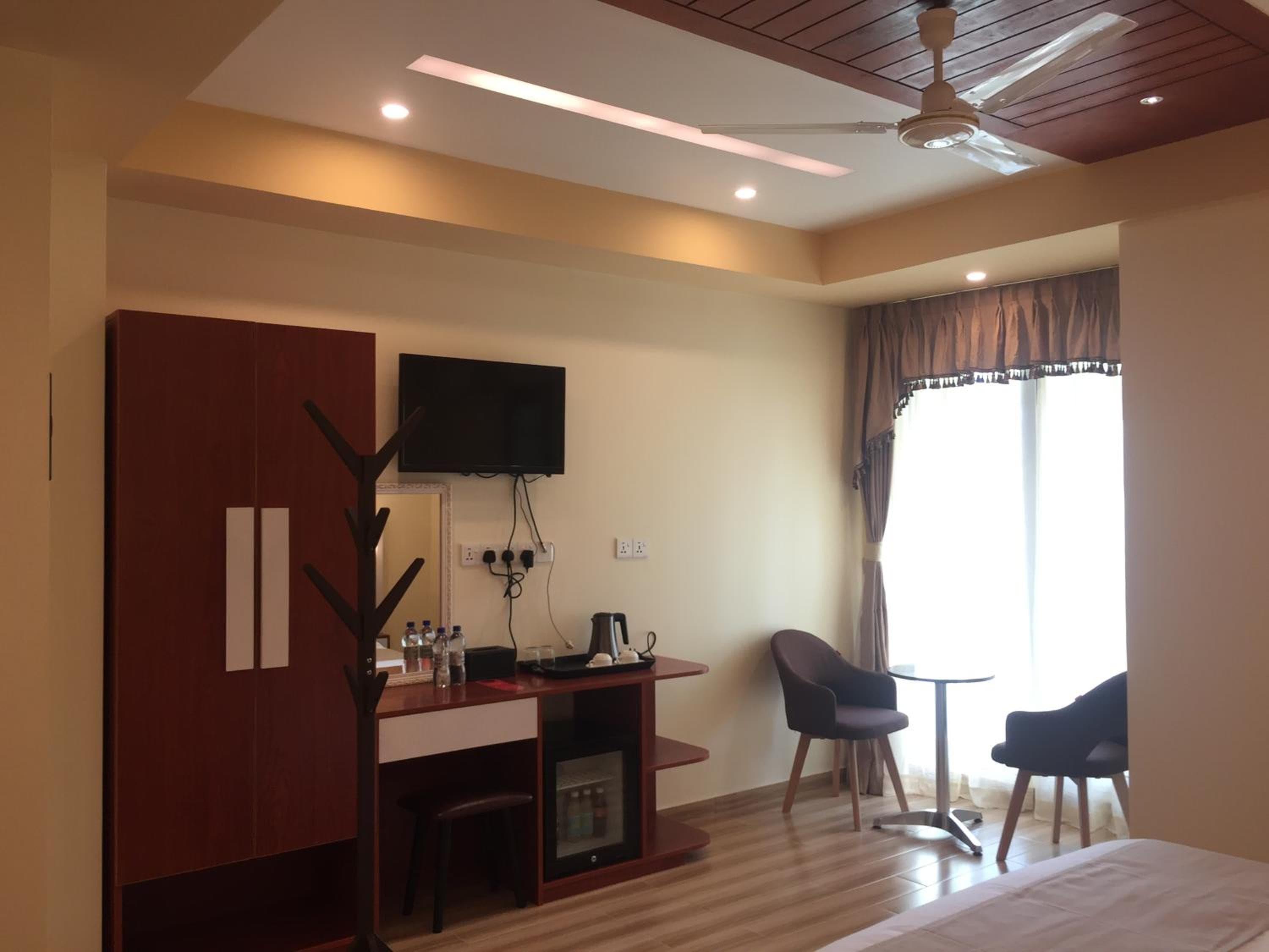 Rosemary Boutique - View 9