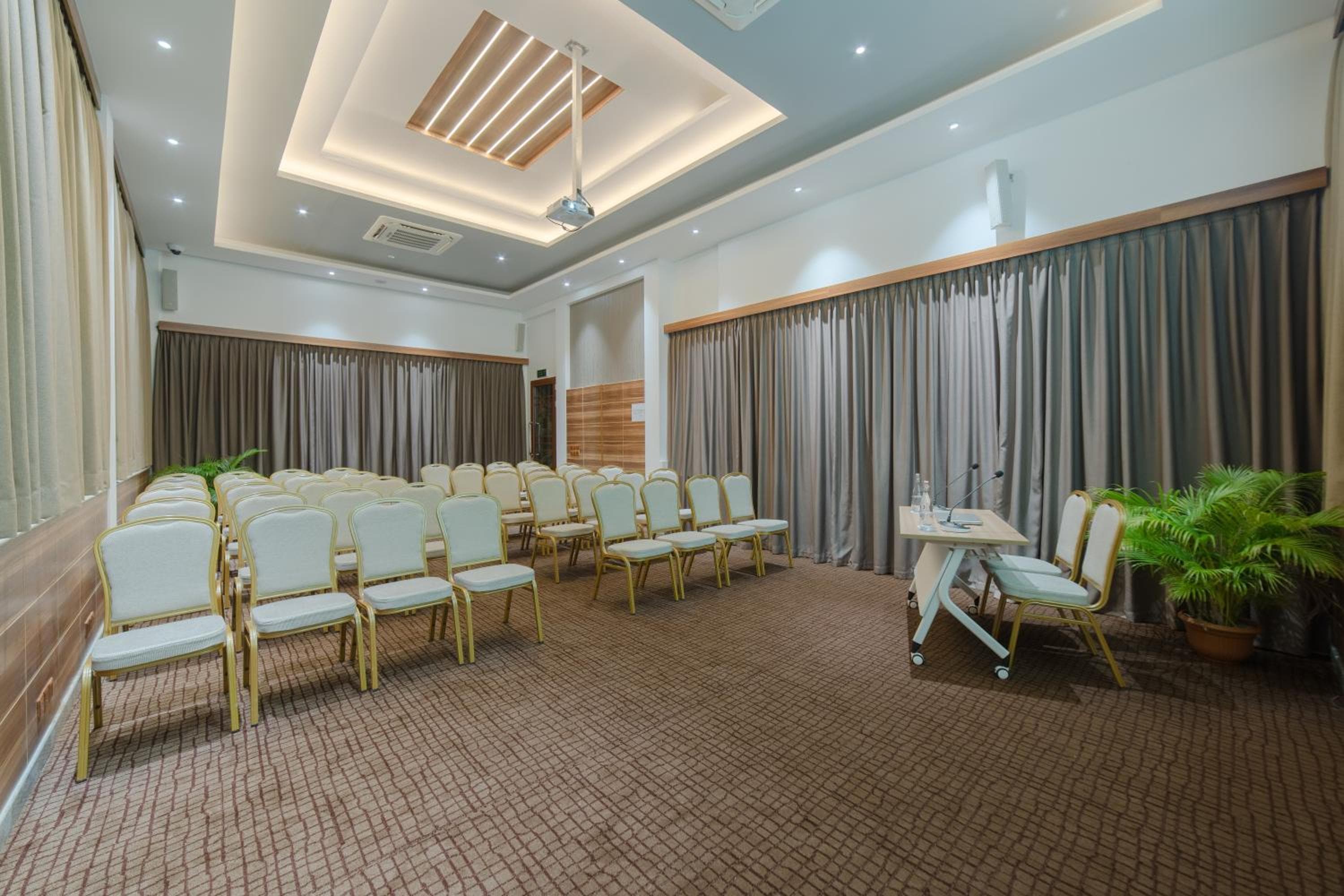 Samann Host - View 80