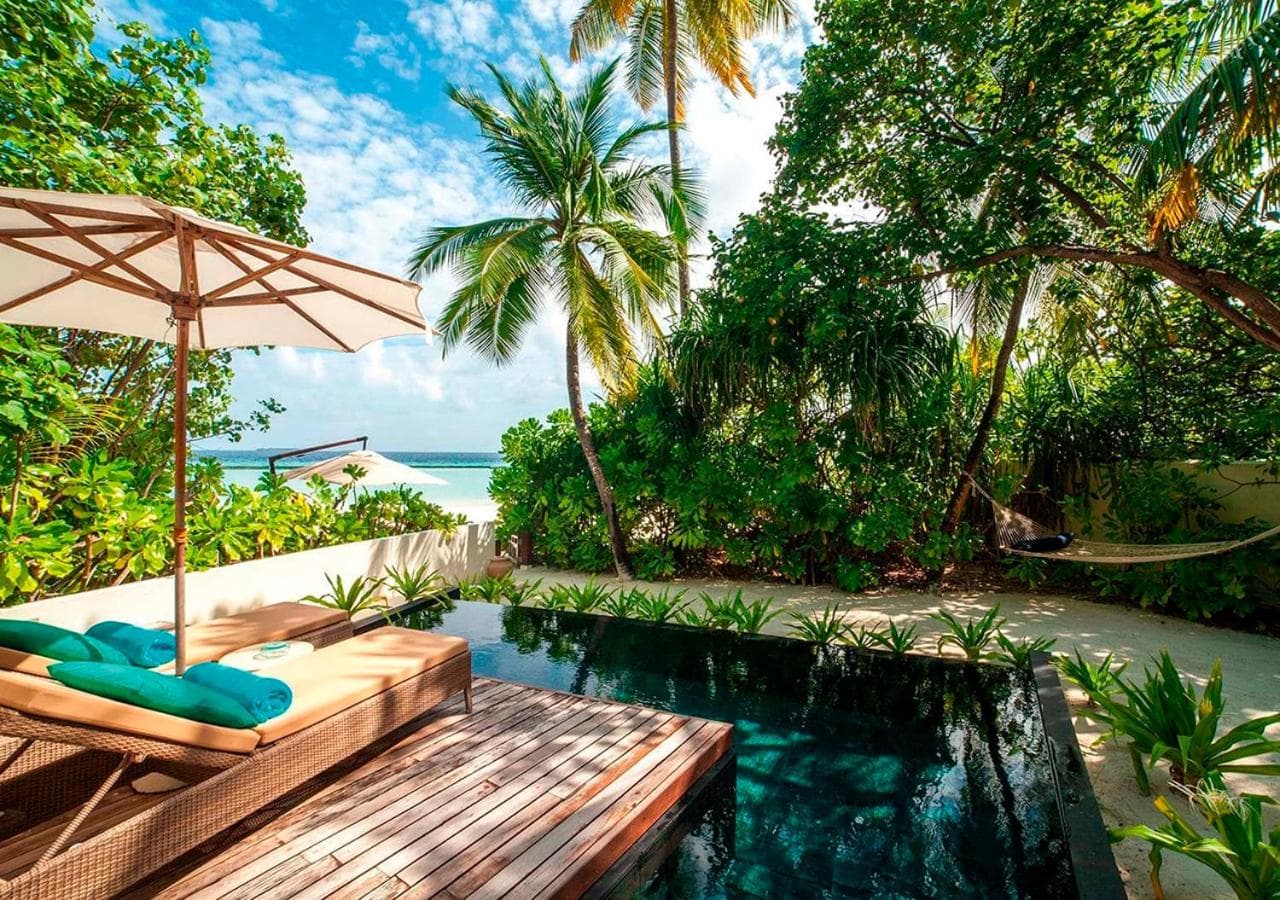 Constance Halaveli - View 34