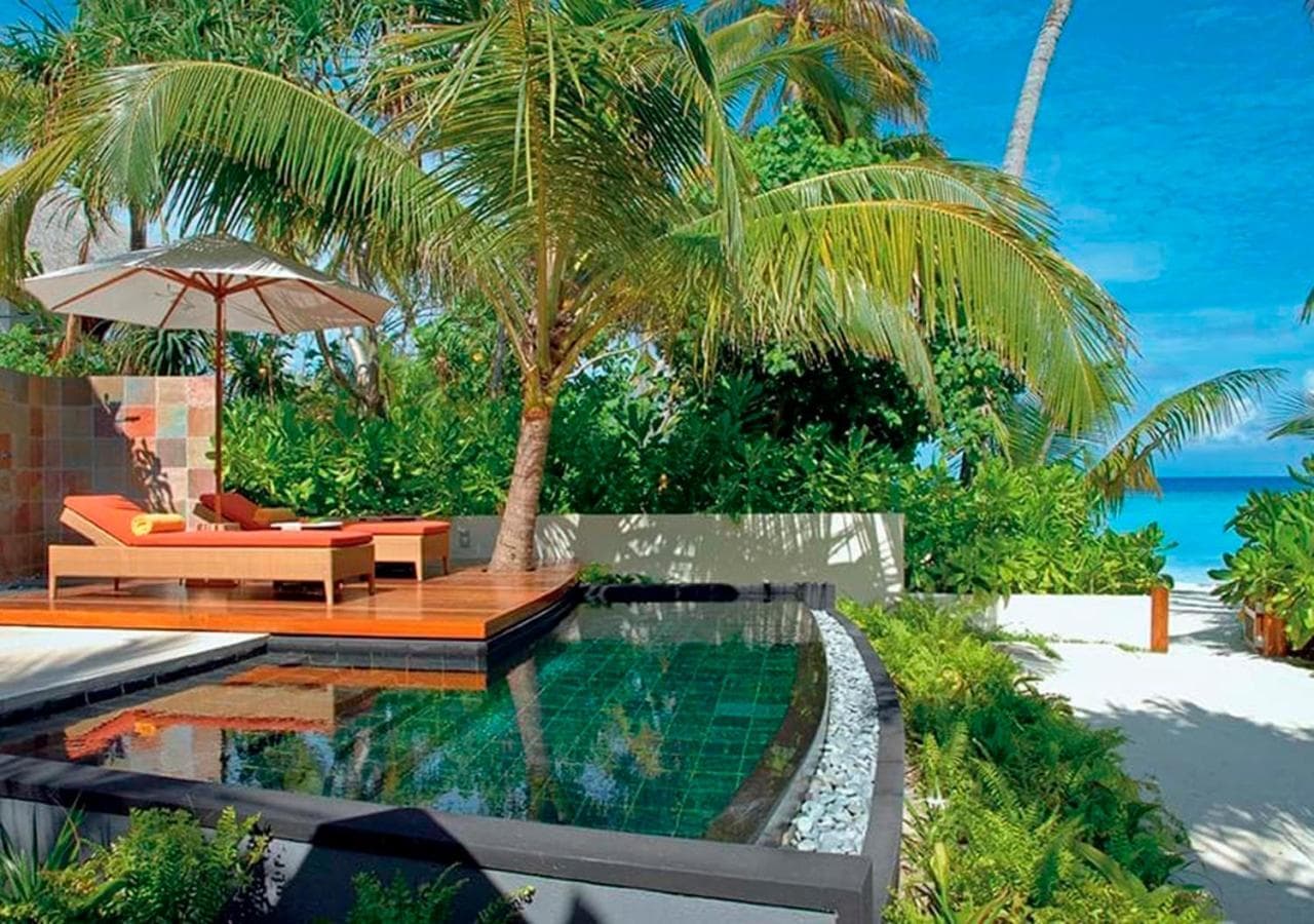 Constance Halaveli - View 44