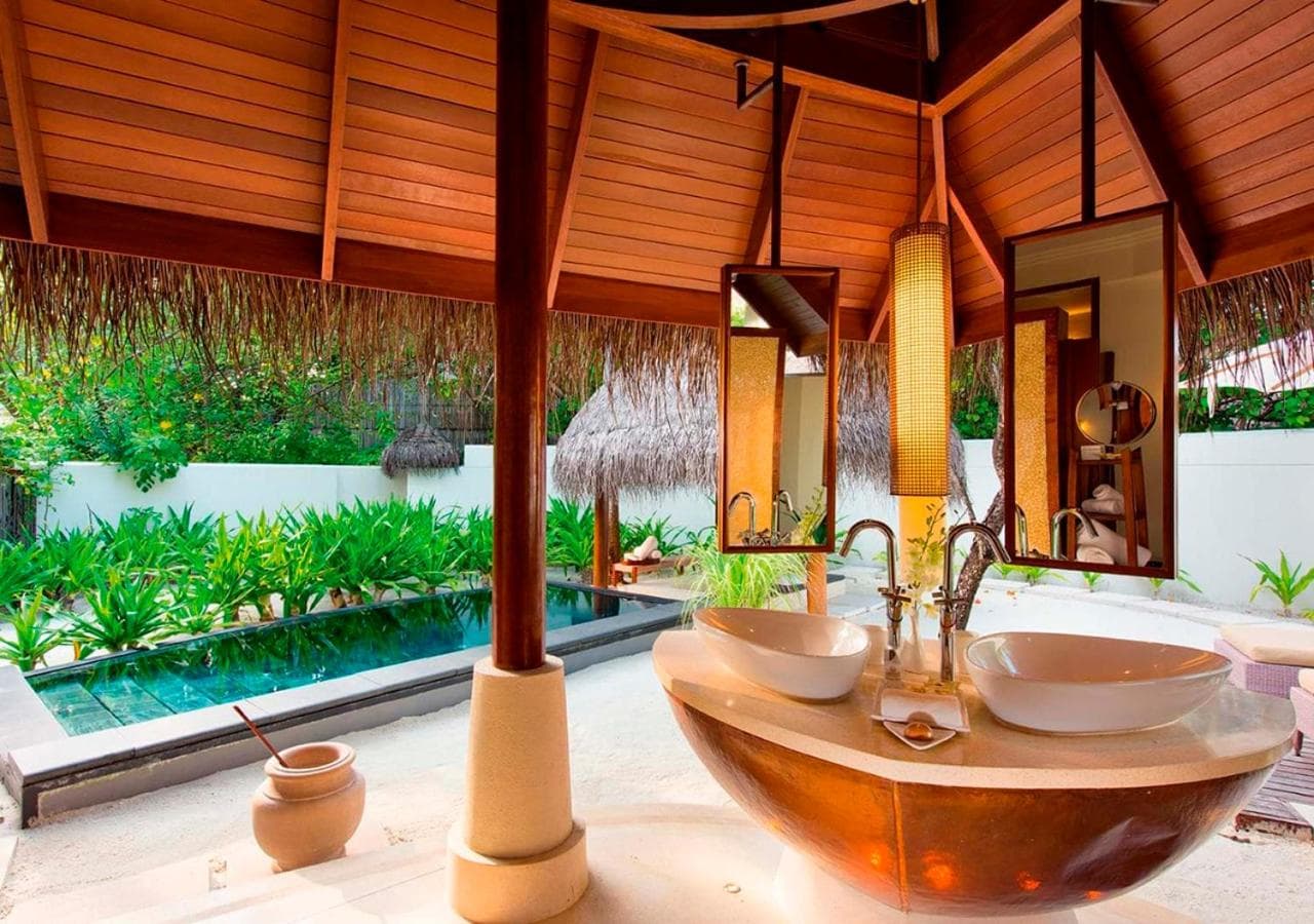 Constance Halaveli - View 55