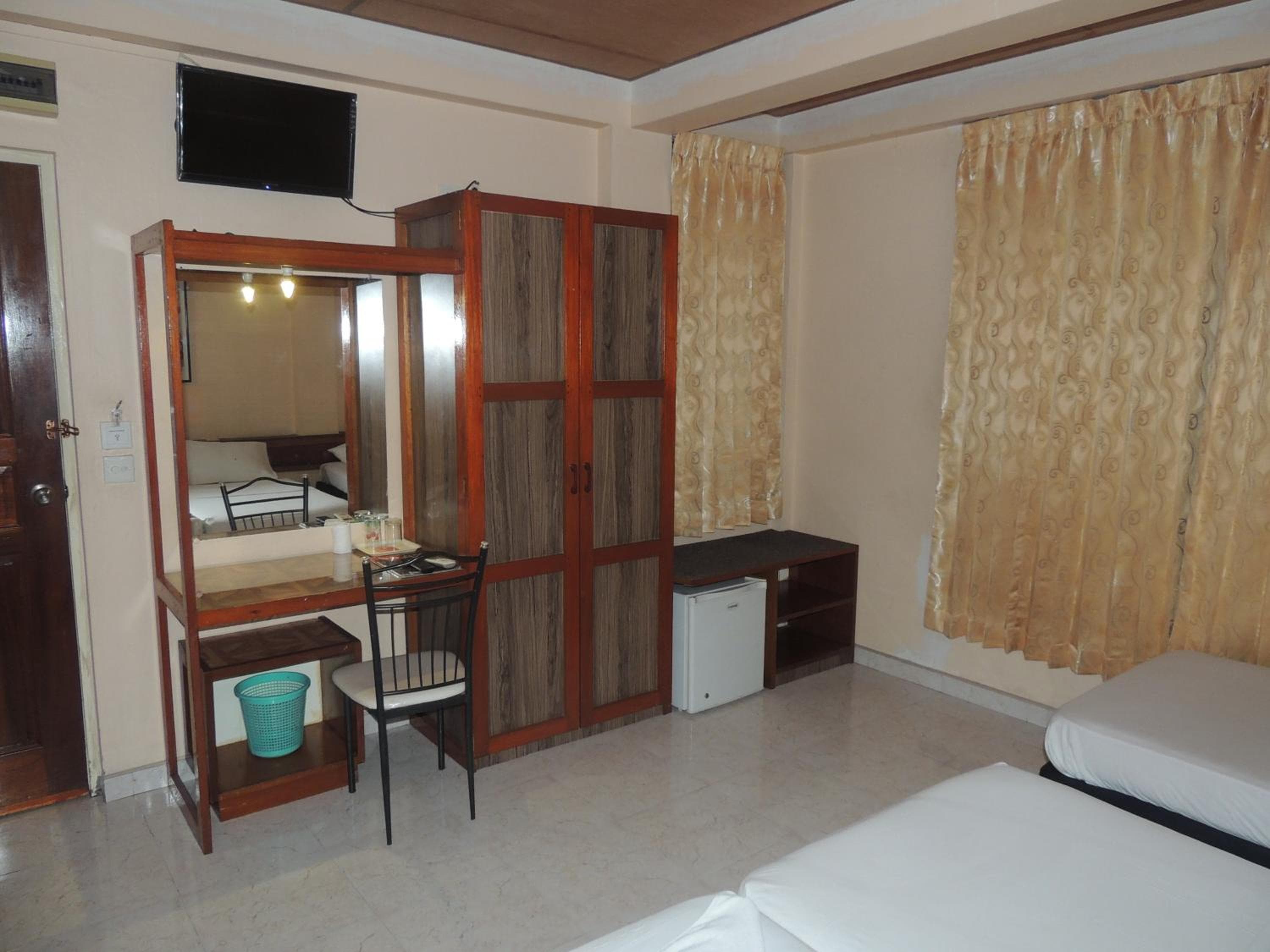 Off Day Inn - View 2