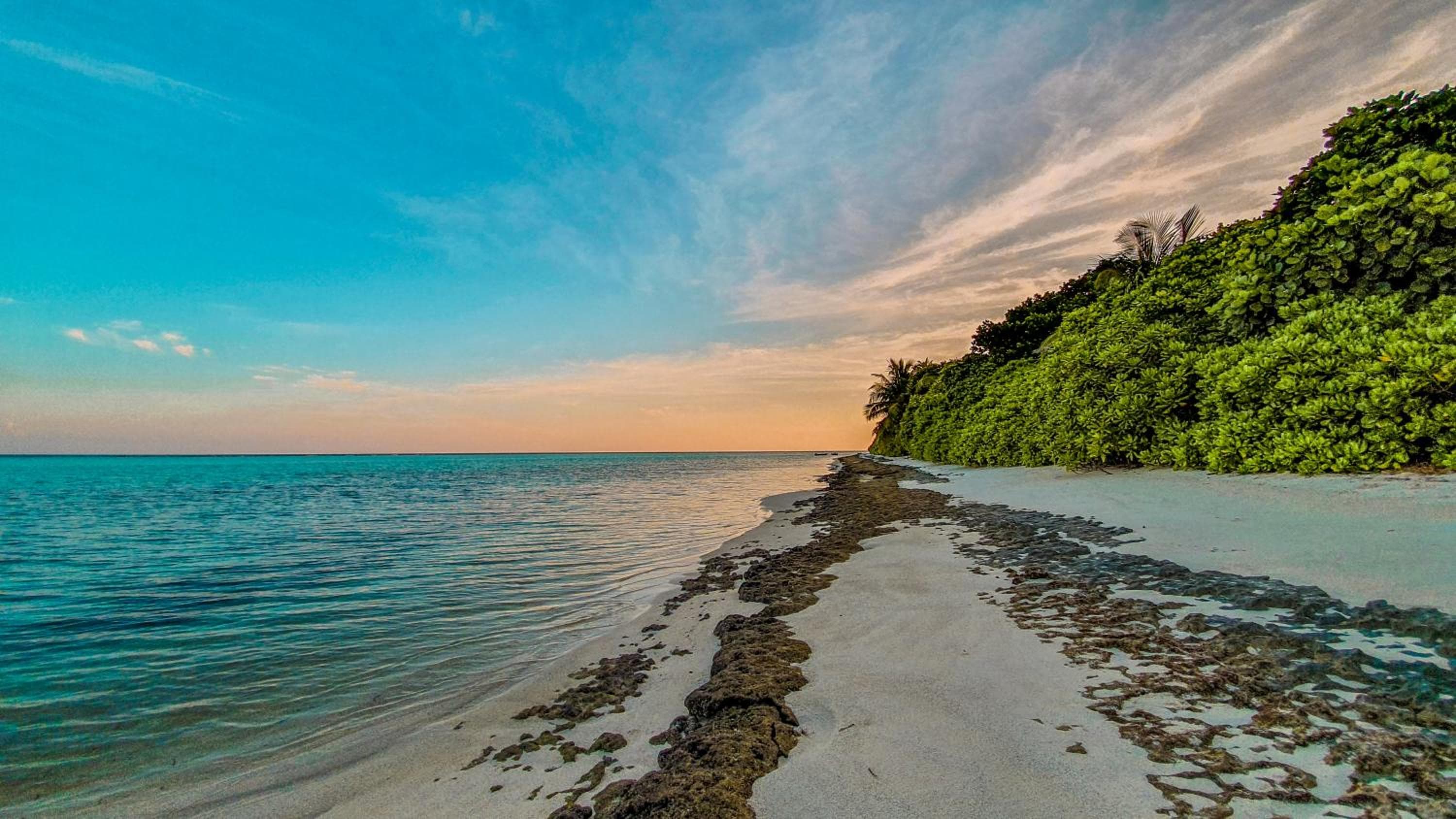 New Breeze Thoddoo Inn - View 120