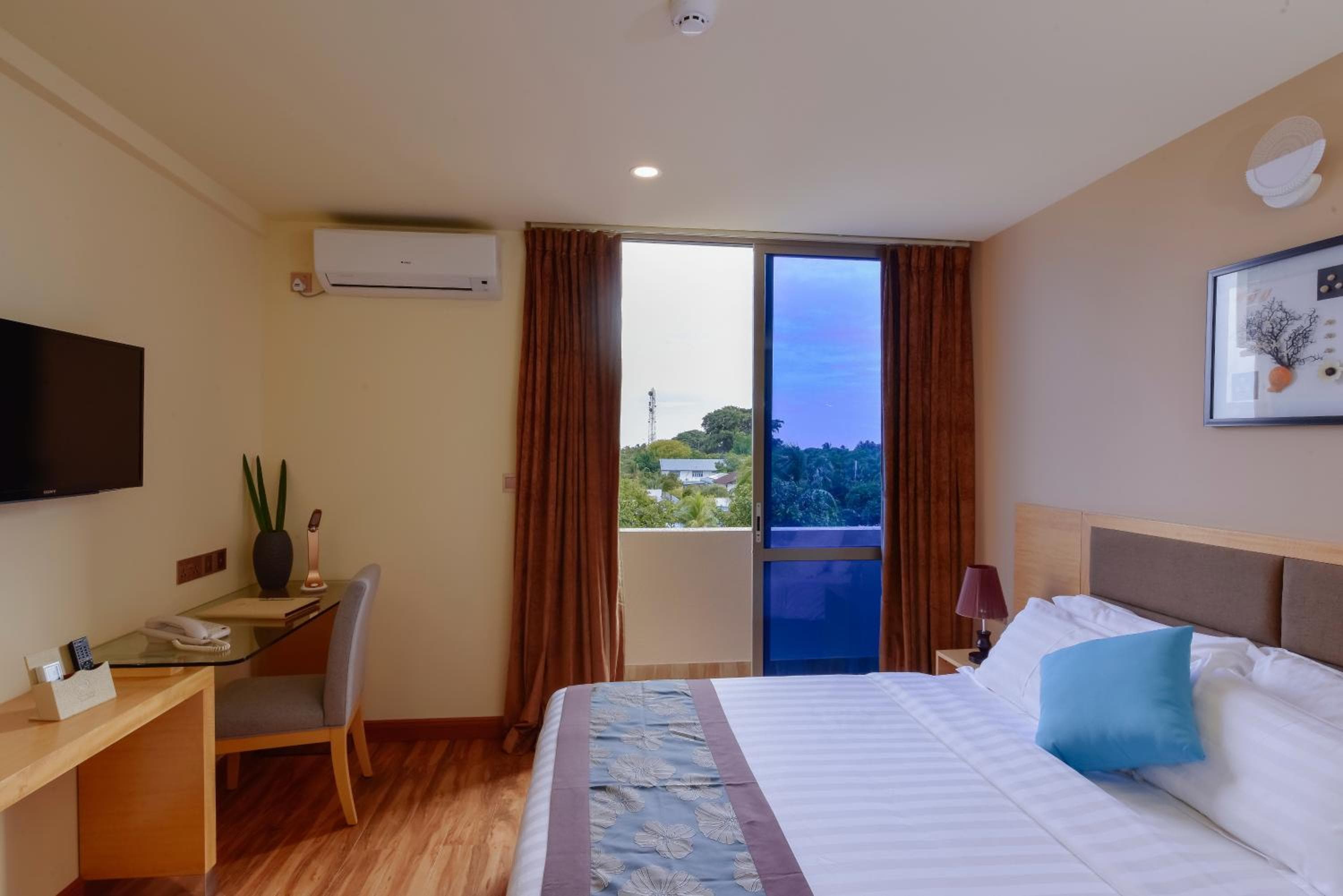 Season Paradise - View 17