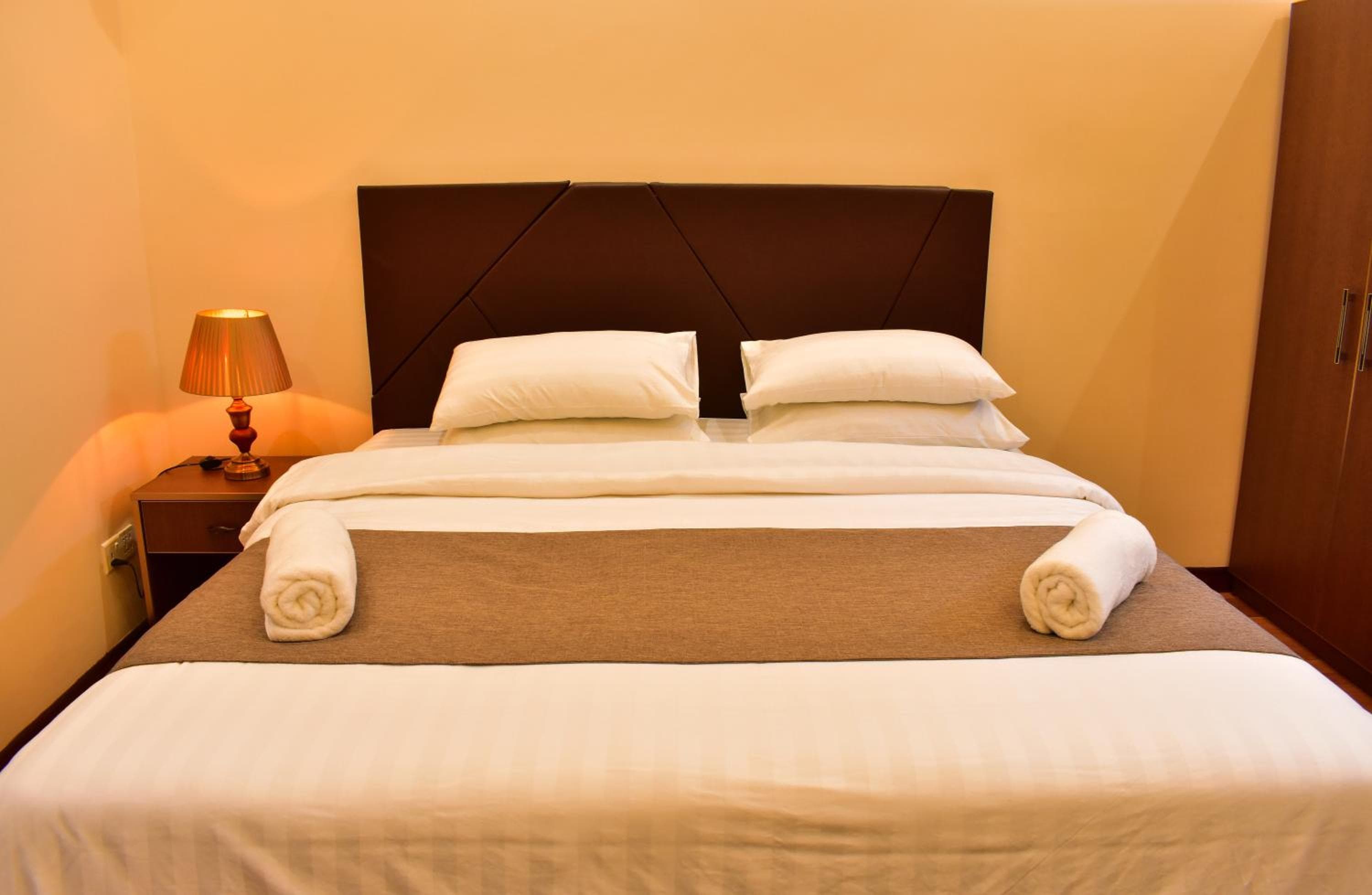 Isle Royal Inn - View 7