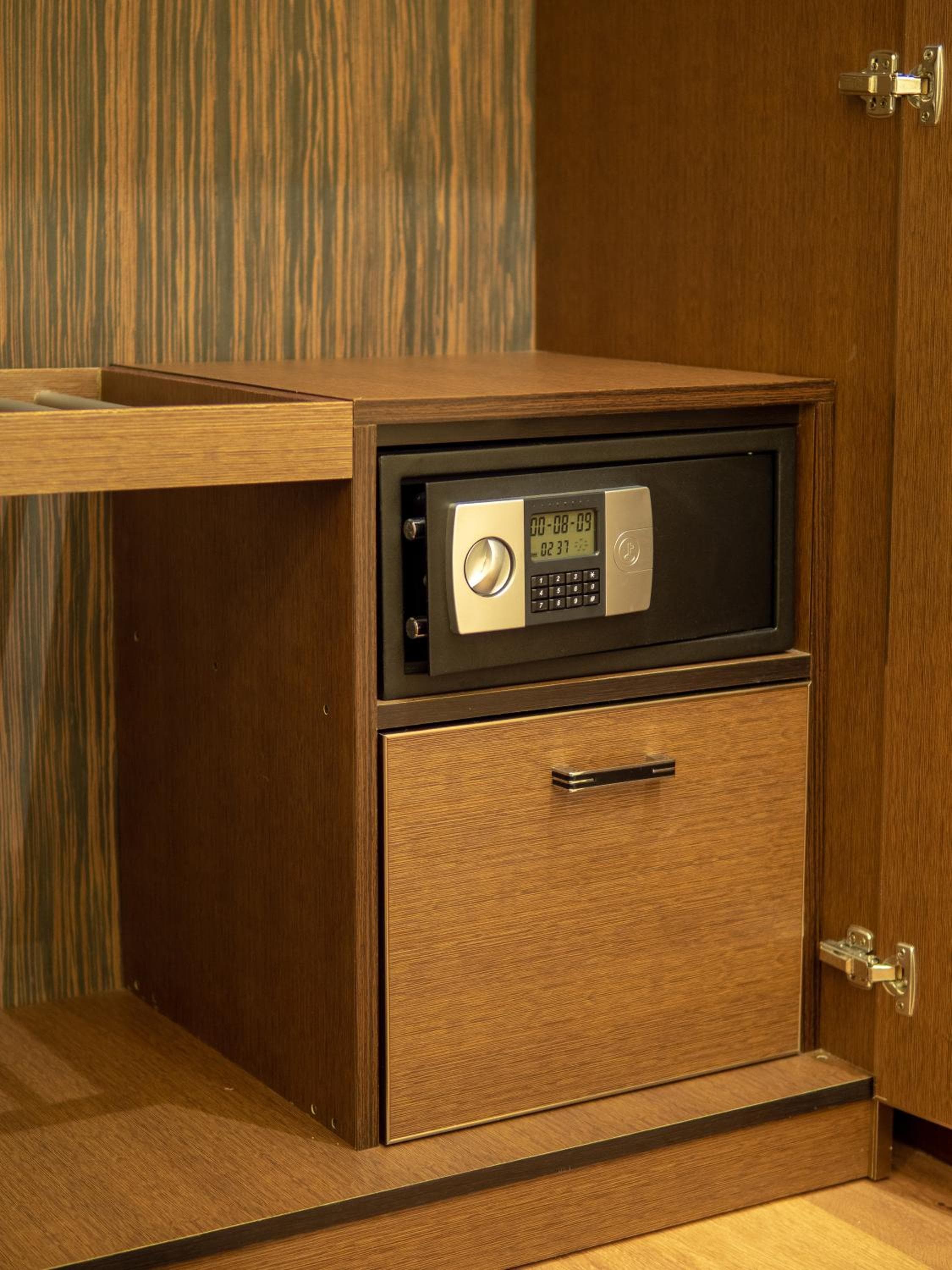 Isle Royal Inn - View 18