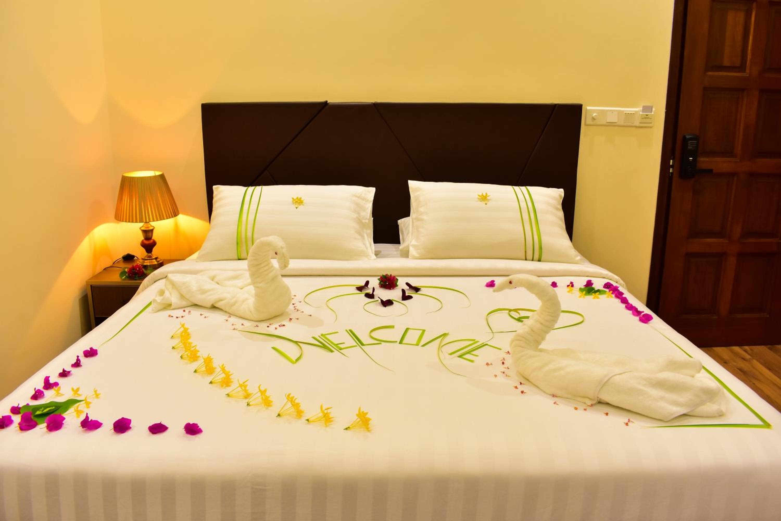 Isle Royal Inn - View 2