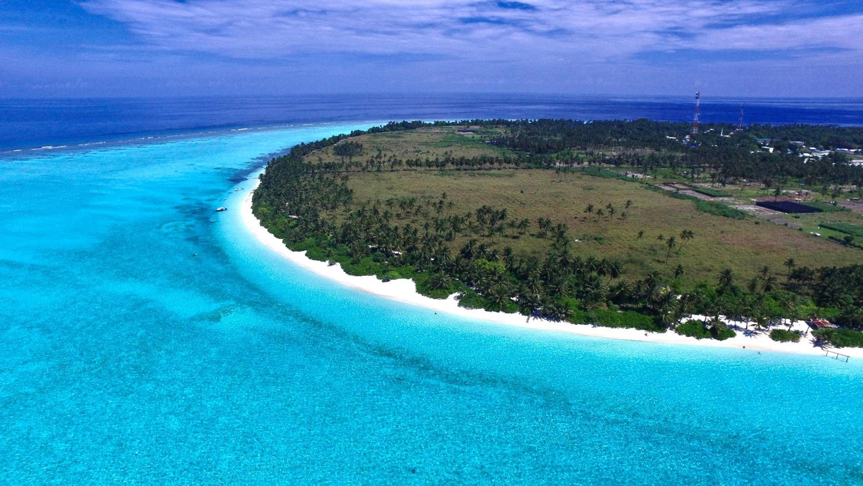 New Breeze Thoddoo Inn - View 14