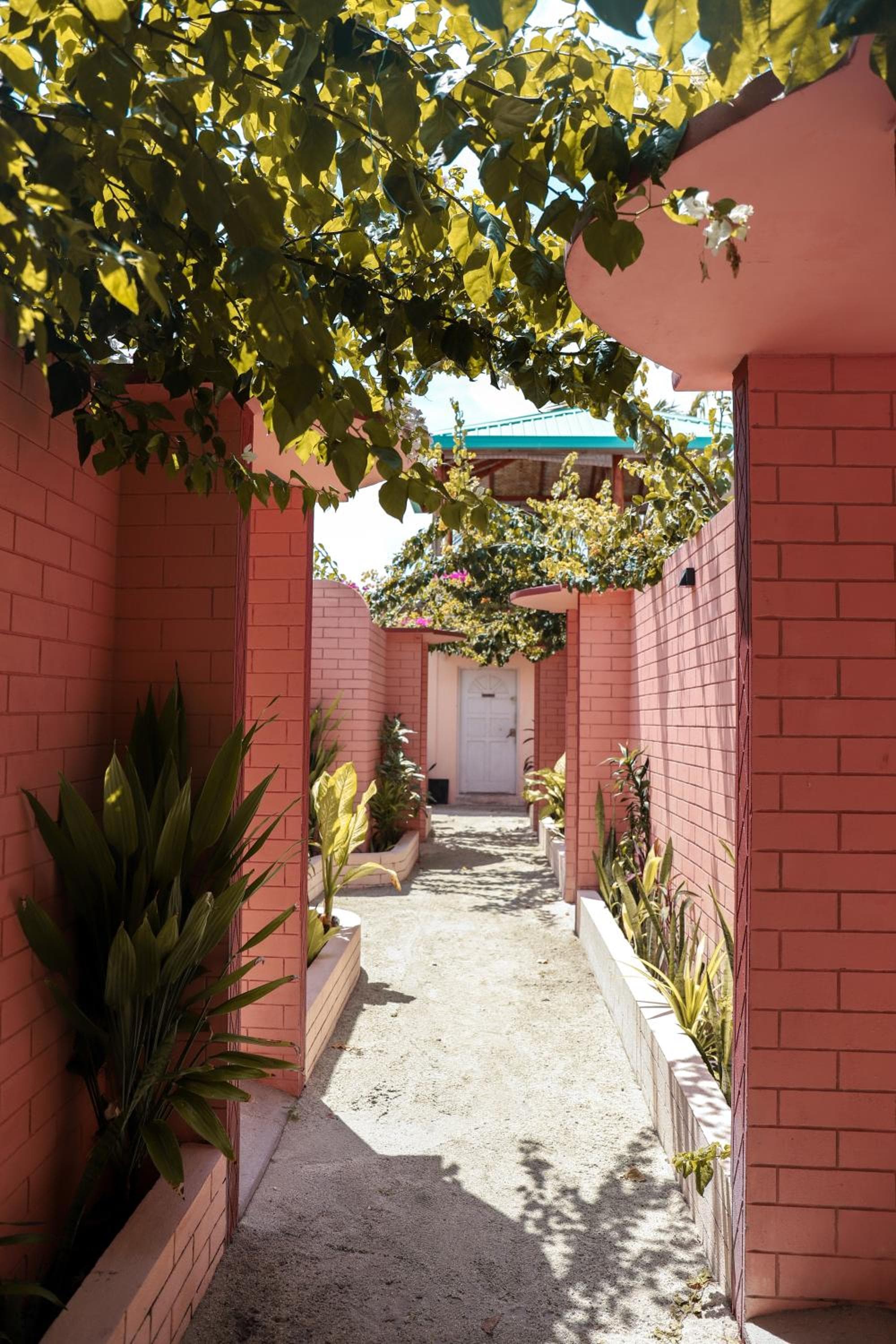 New Breeze Thoddoo Inn - View 129