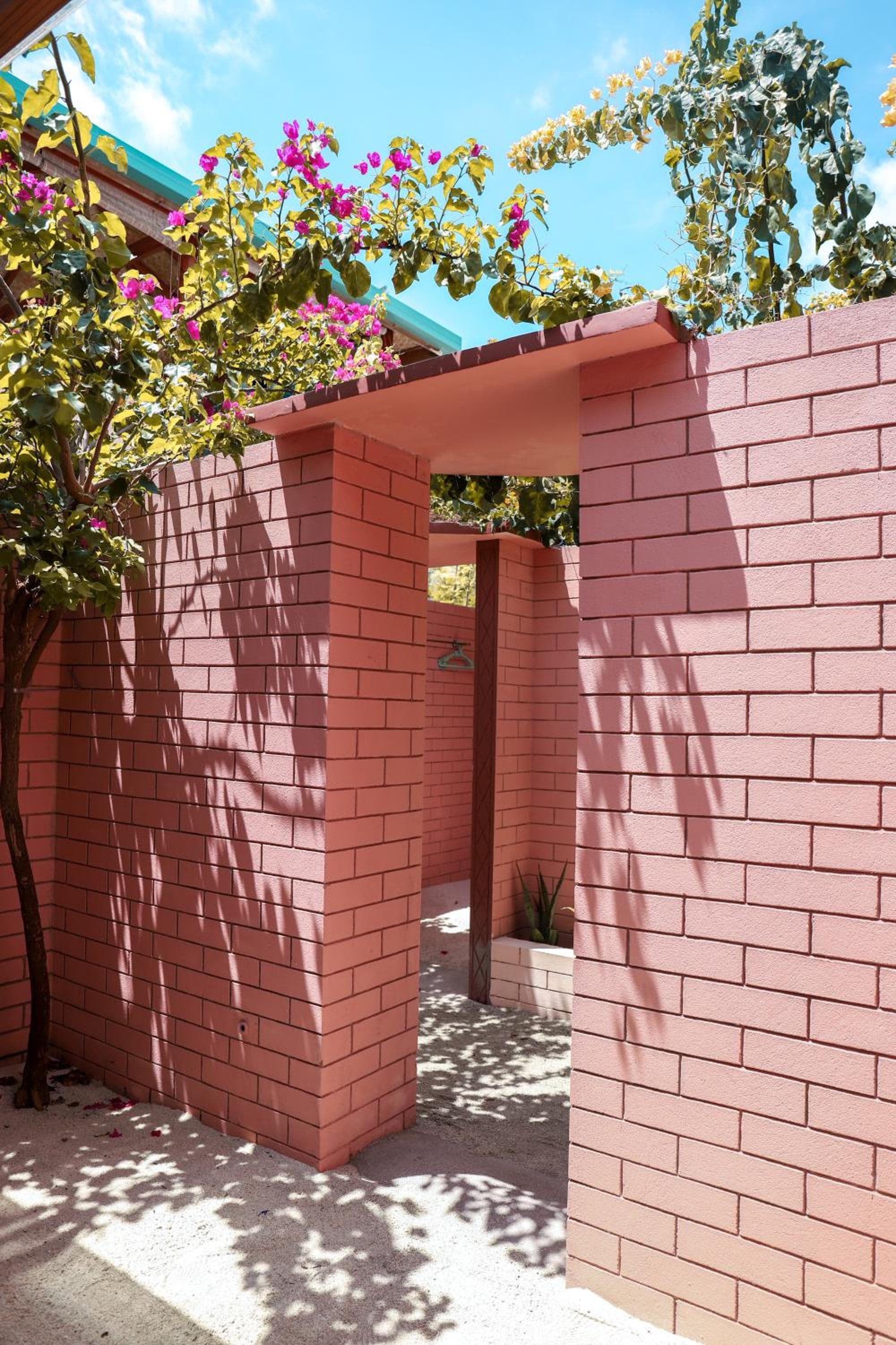 New Breeze Thoddoo Inn - View 127