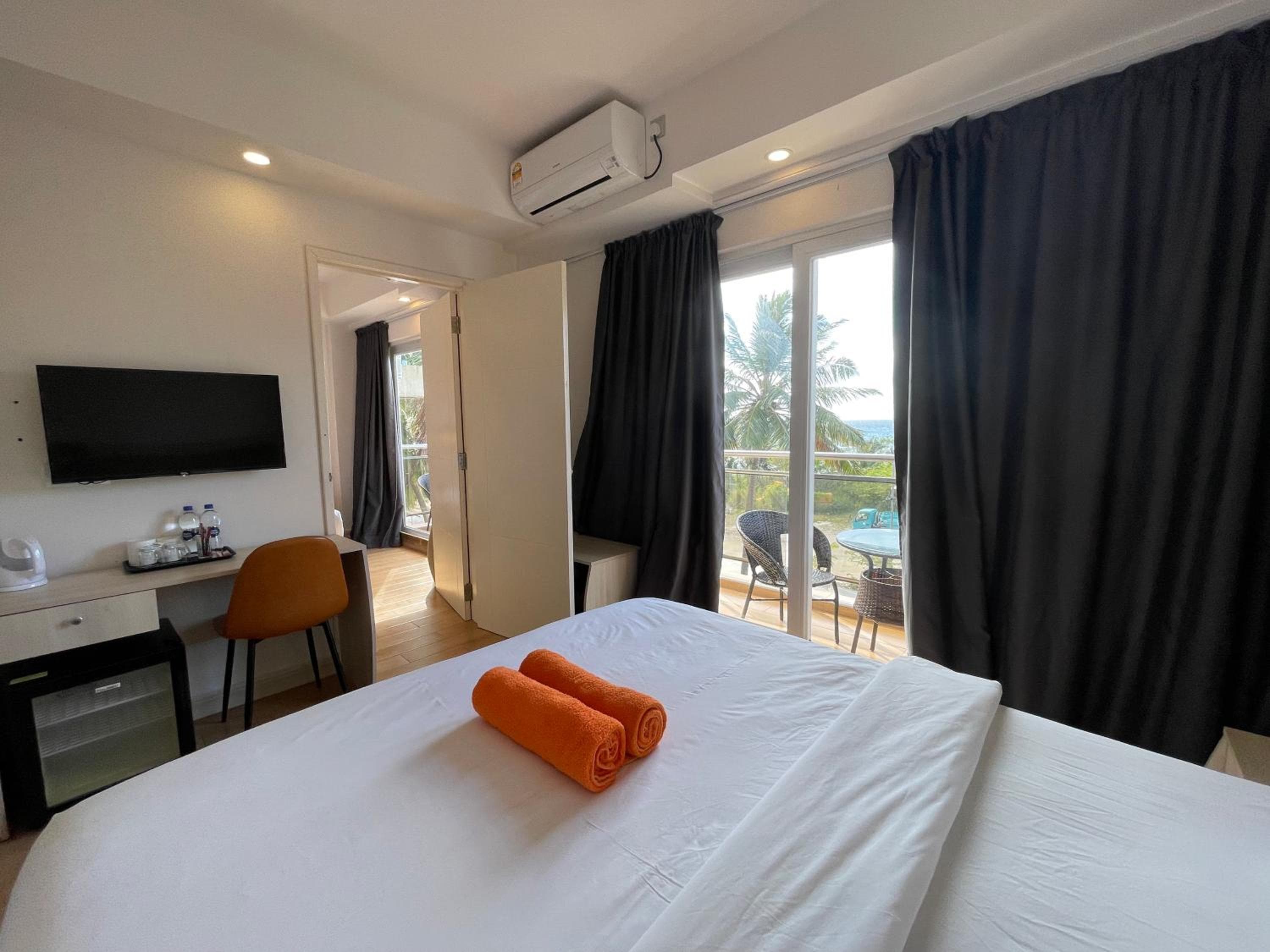 iCom Marina Sea View - View 9