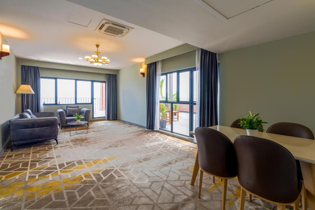 Manhattan Business Hotel, Male - View 28