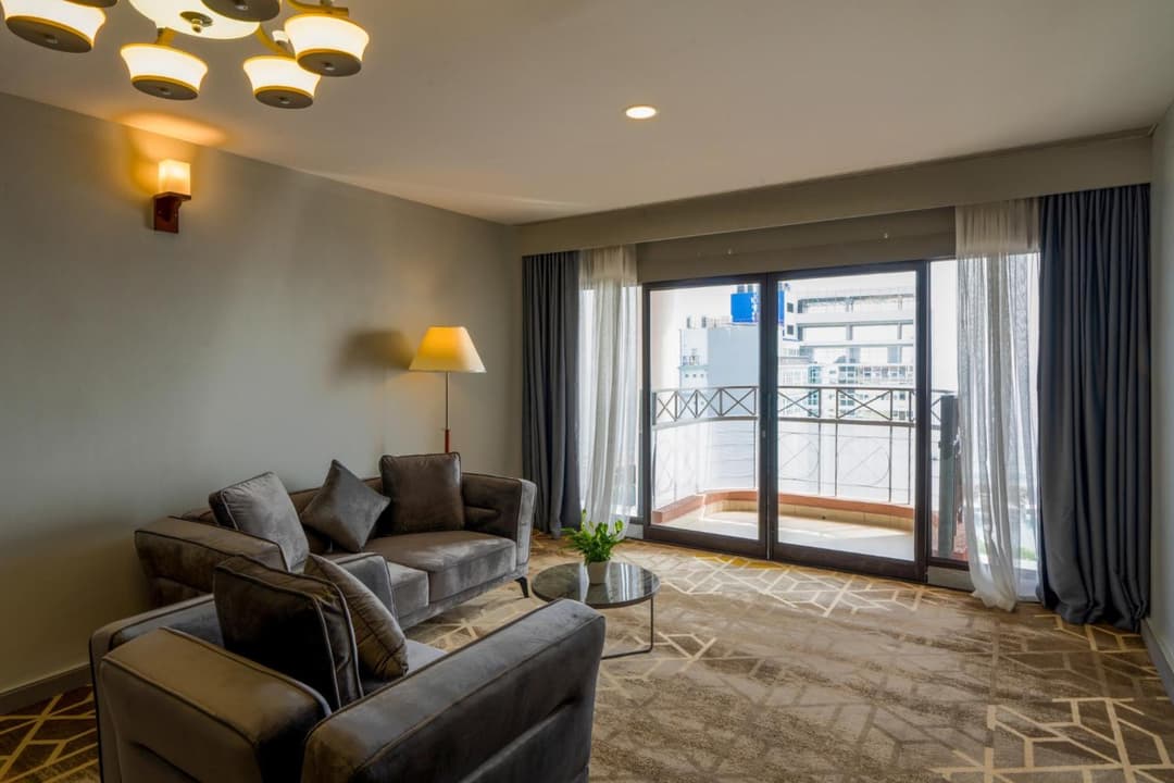 Manhattan Business Hotel, Male - View 2