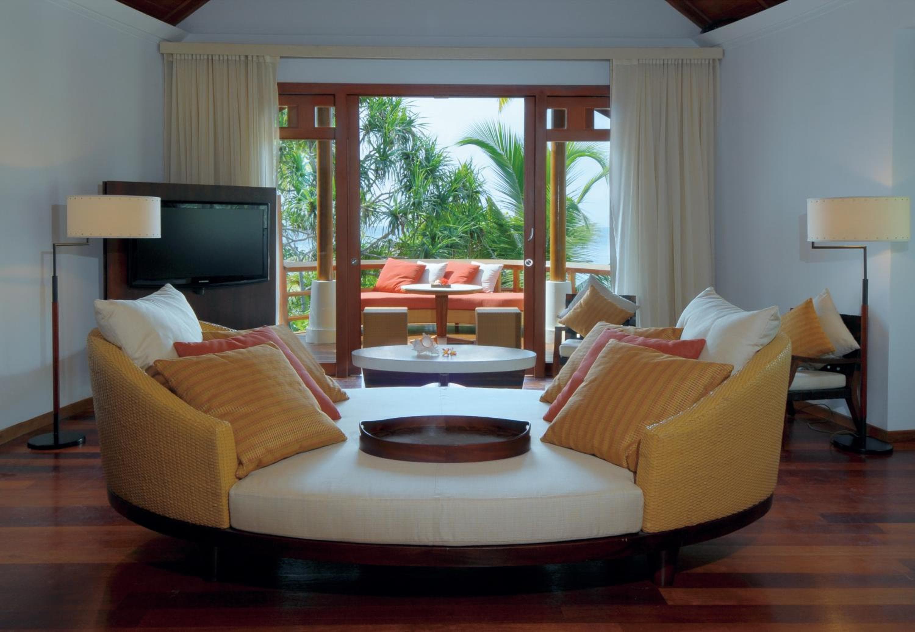 Constance Halaveli - View 61