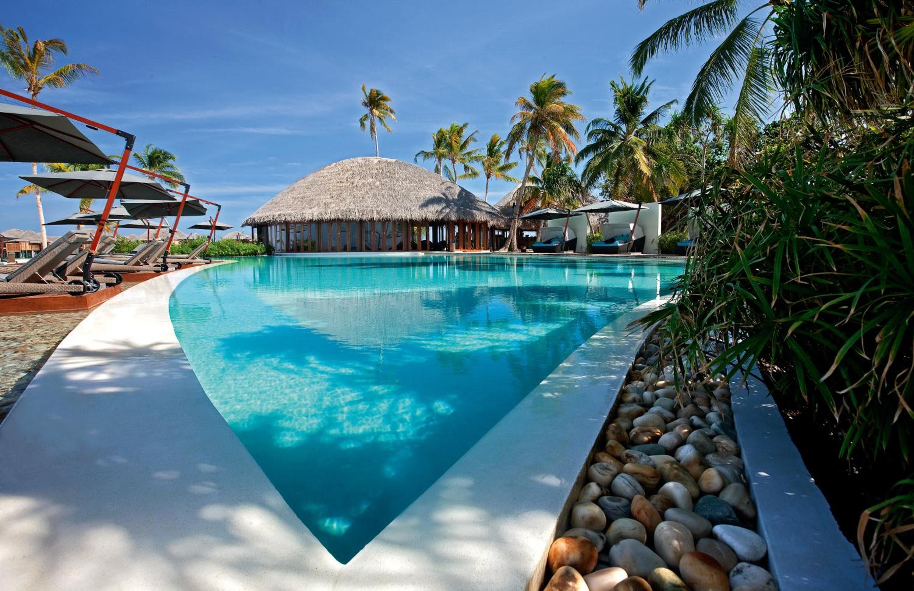 Constance Halaveli - View 48