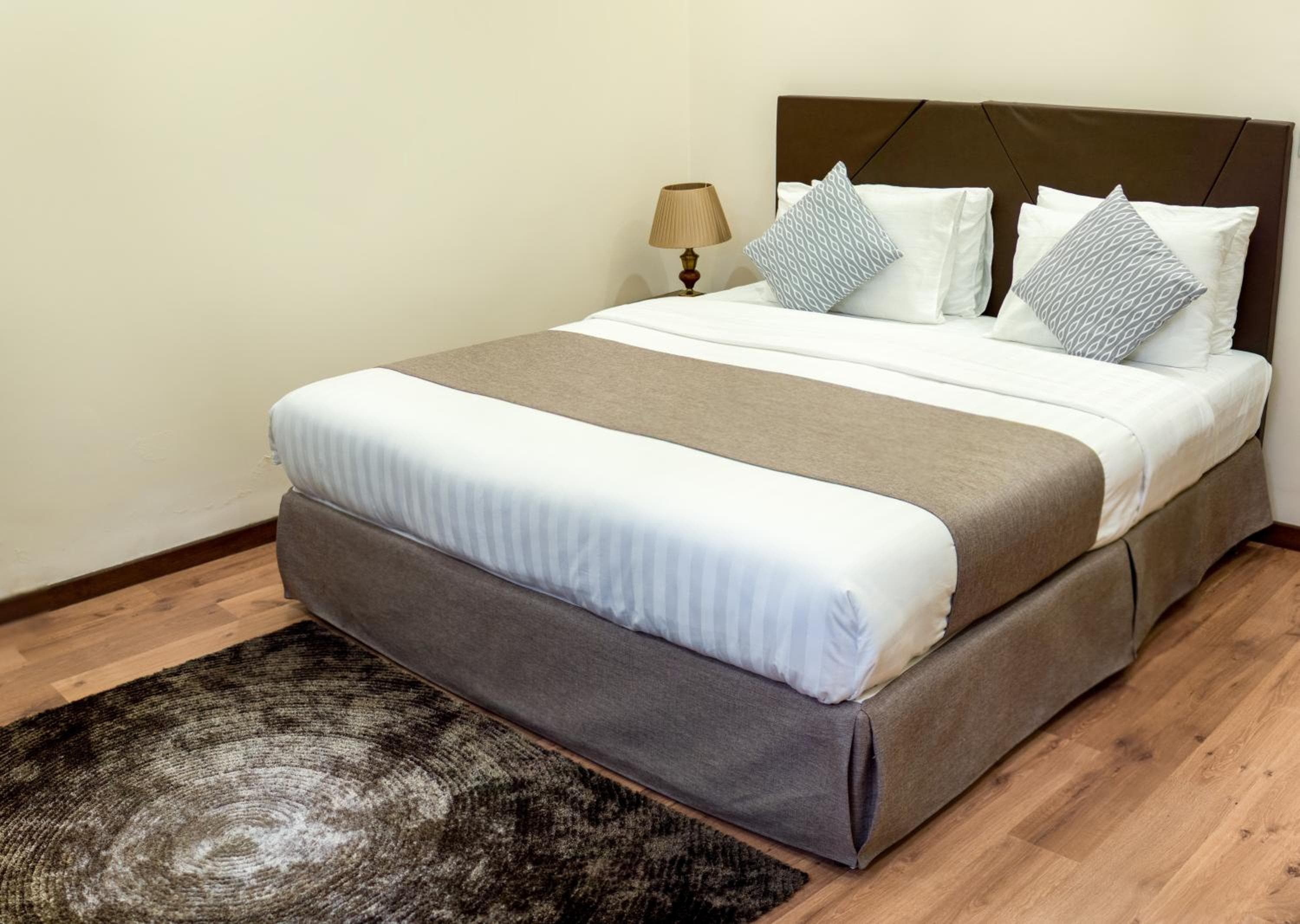 Isle Royal Inn - View 6