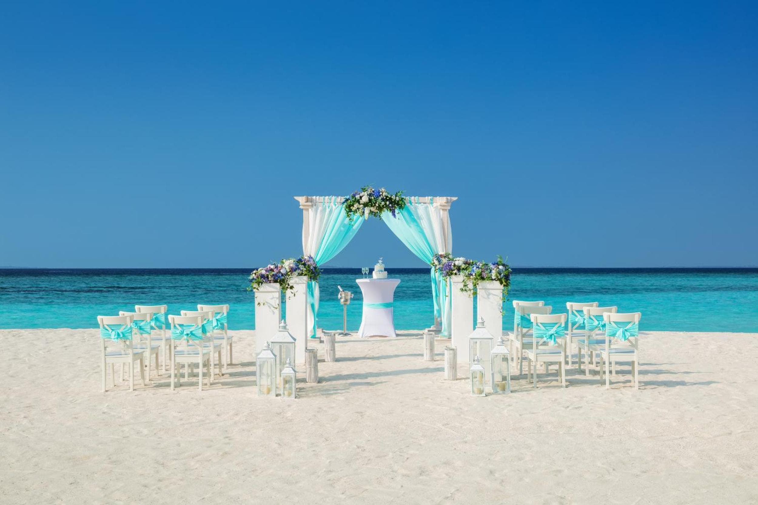 Kuredhivaru Resort and Spa - Maldives - View 180