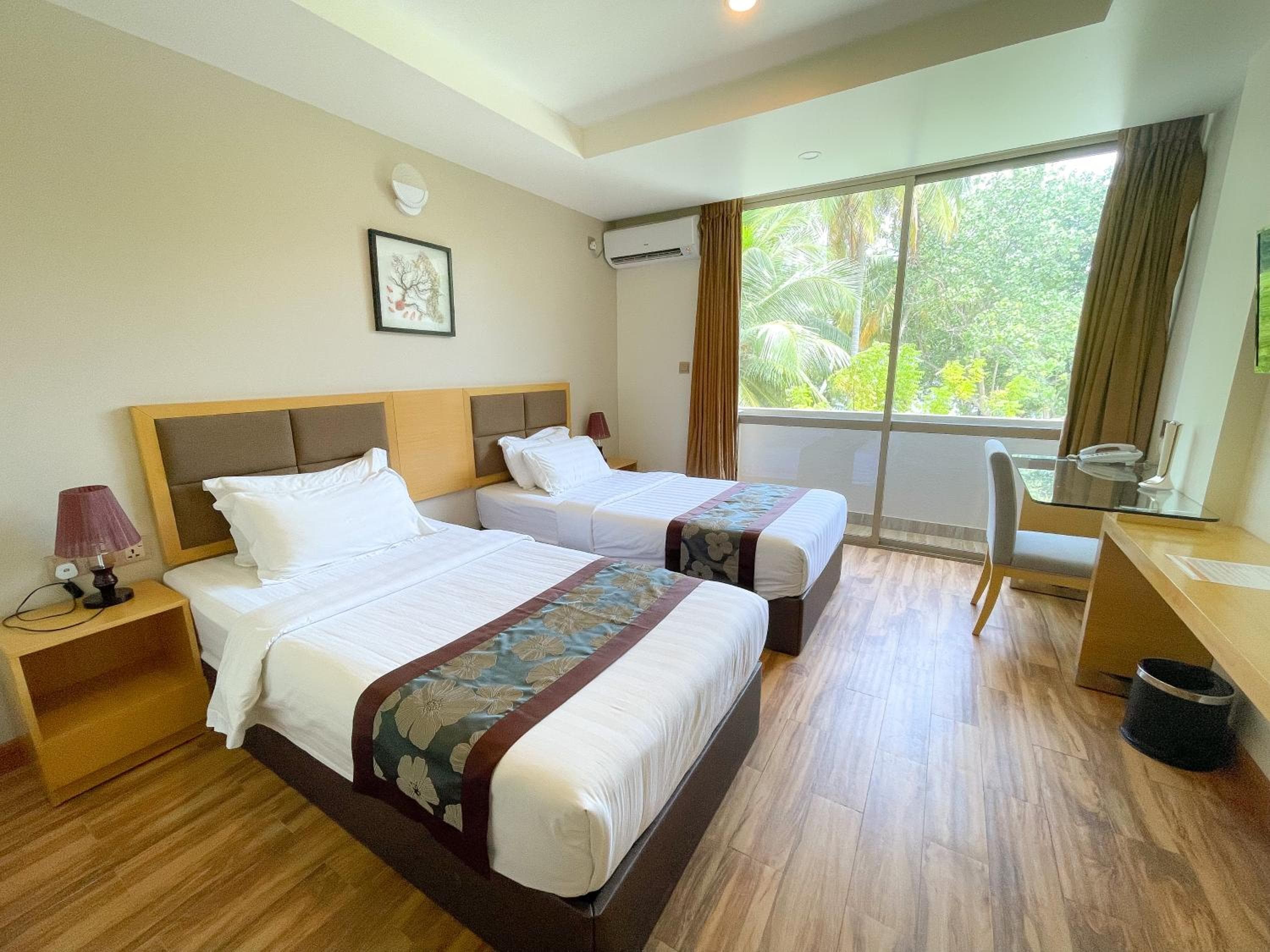 Season Paradise - View 52