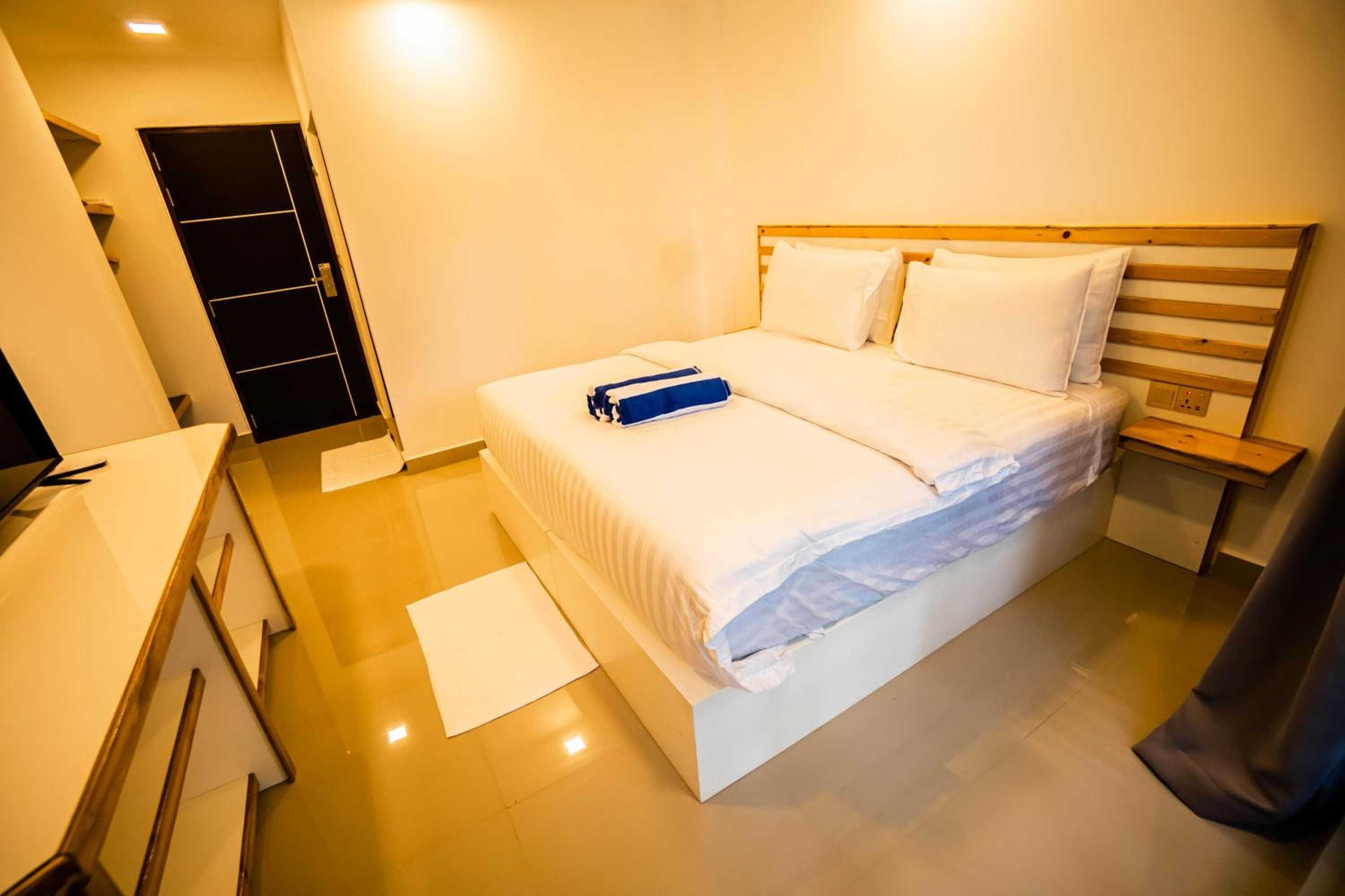 Lagoona Sunset - View 26