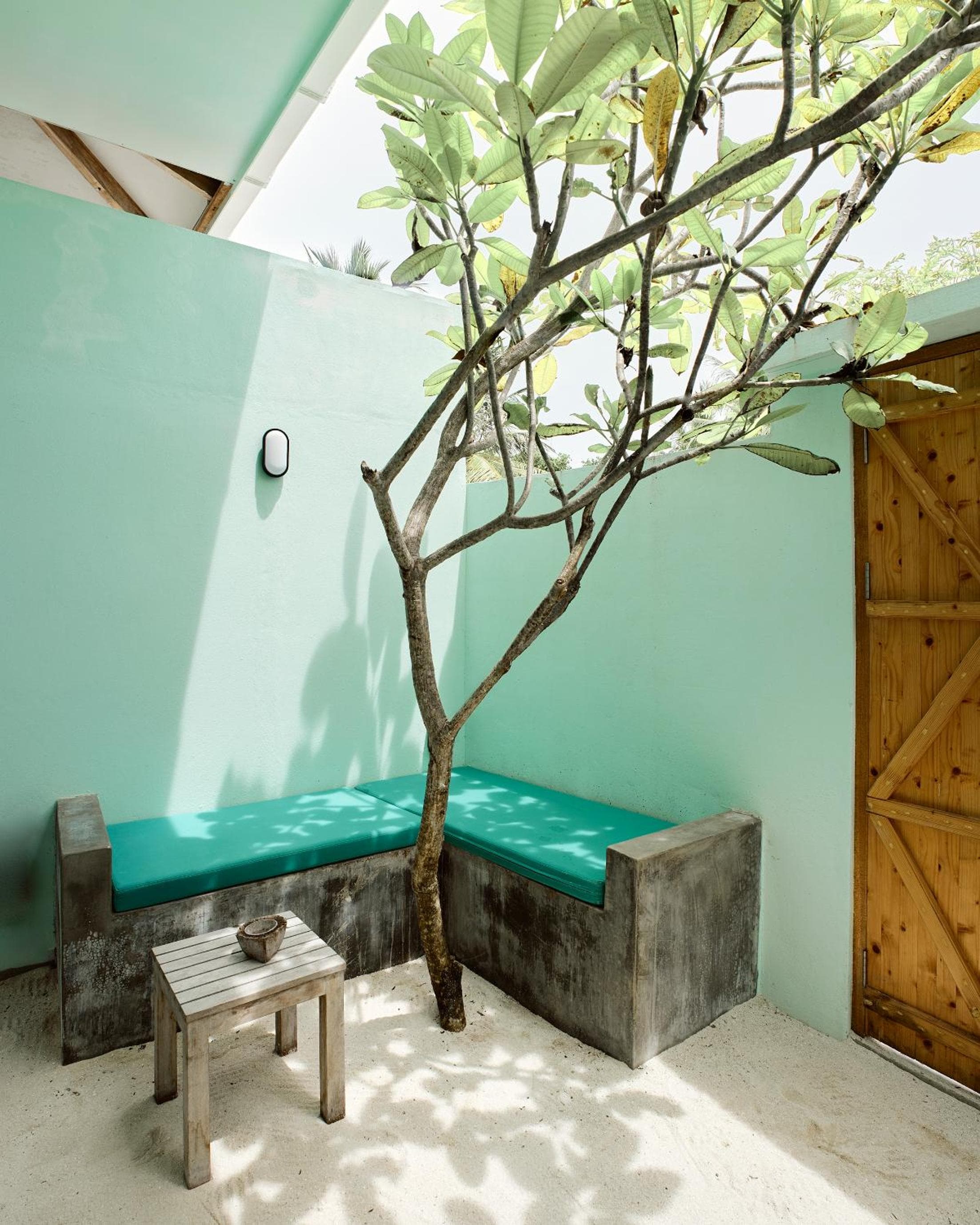 Bliss Dhigurah - View 140