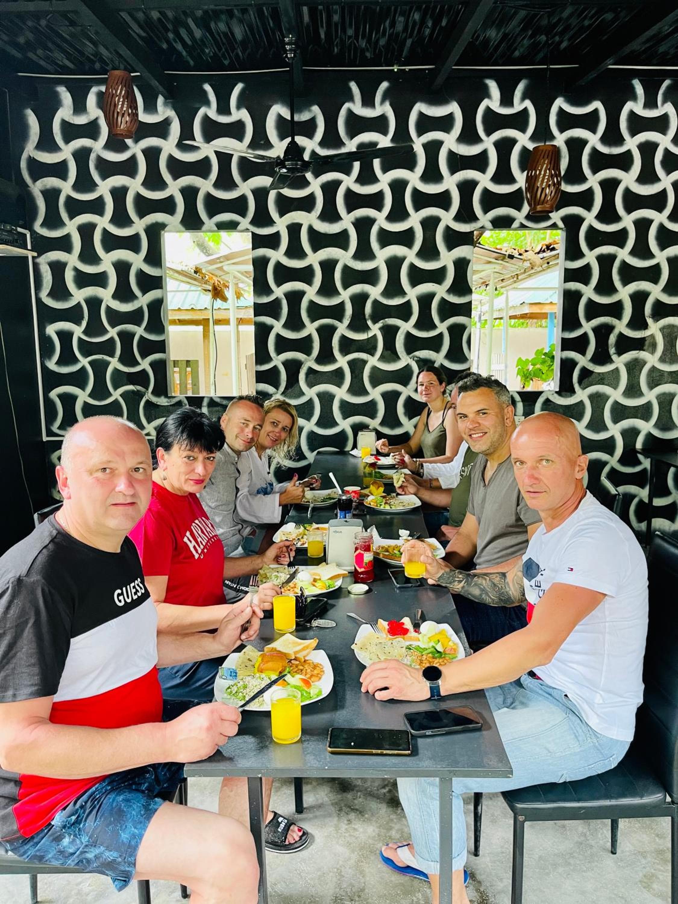 New Breeze Thoddoo Inn - View 17