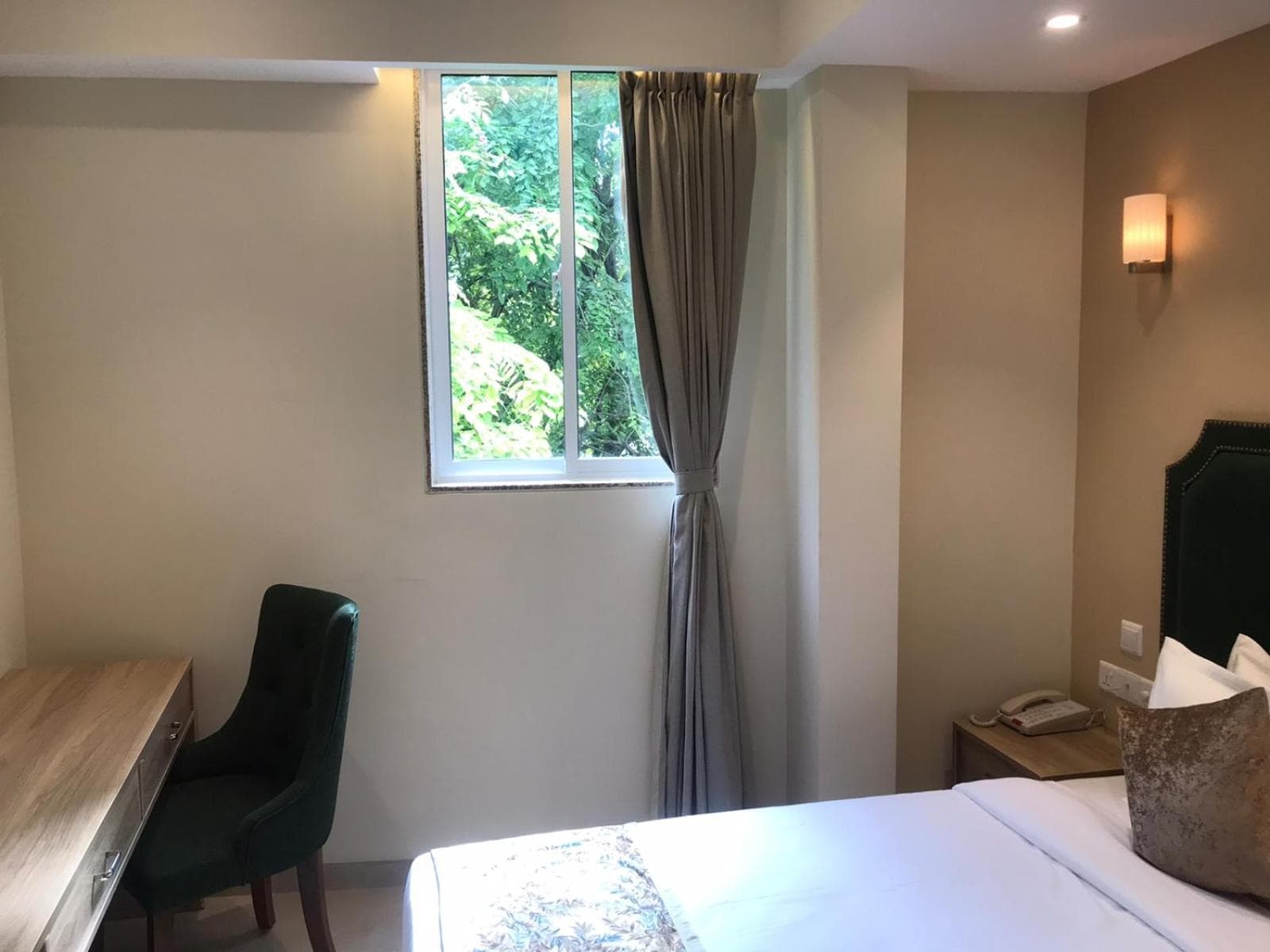 Hotel Flora - View 64