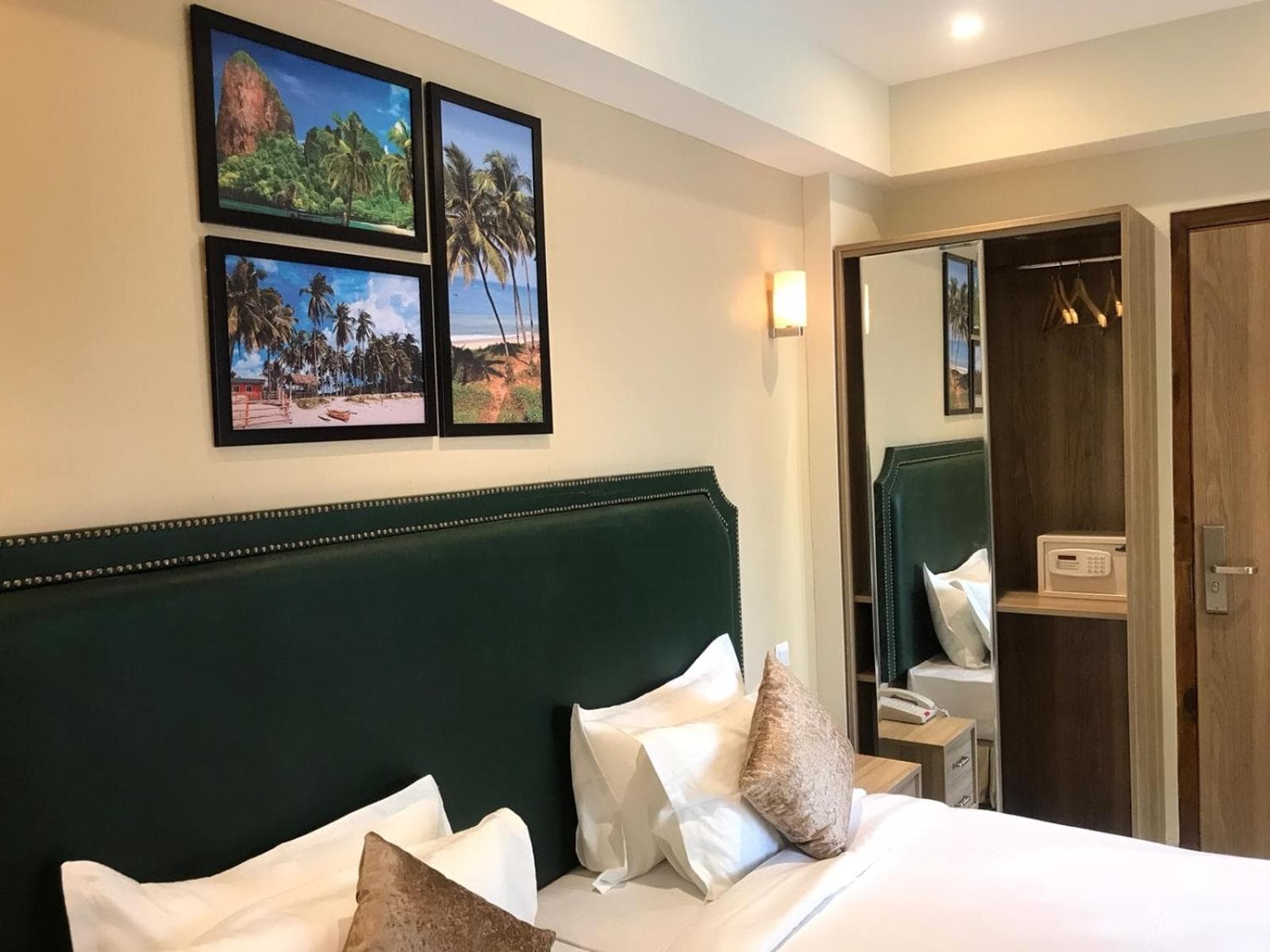 Hotel Flora - View 89